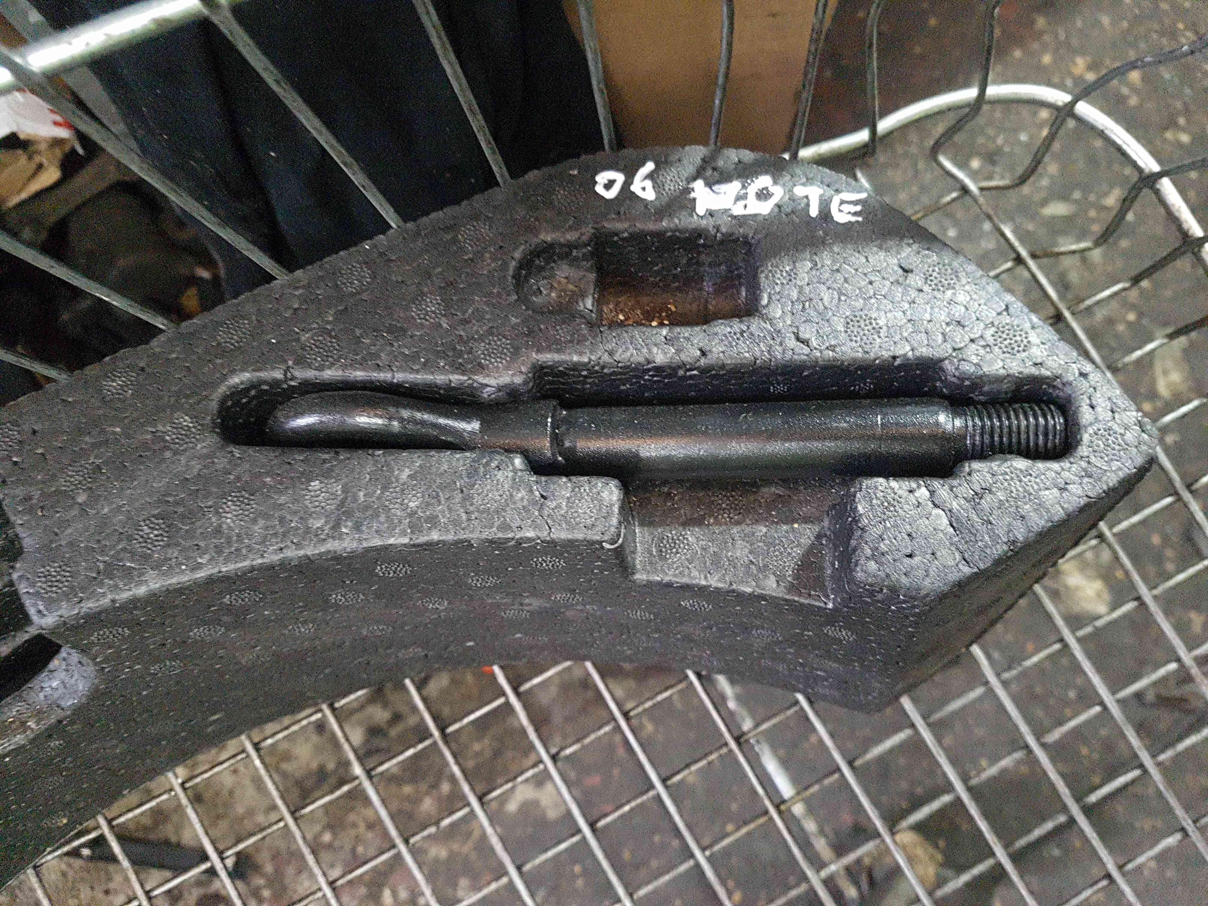 Thumb 3 Nissan Note E11 2005-2012 Towing EYE Brace SET Foam