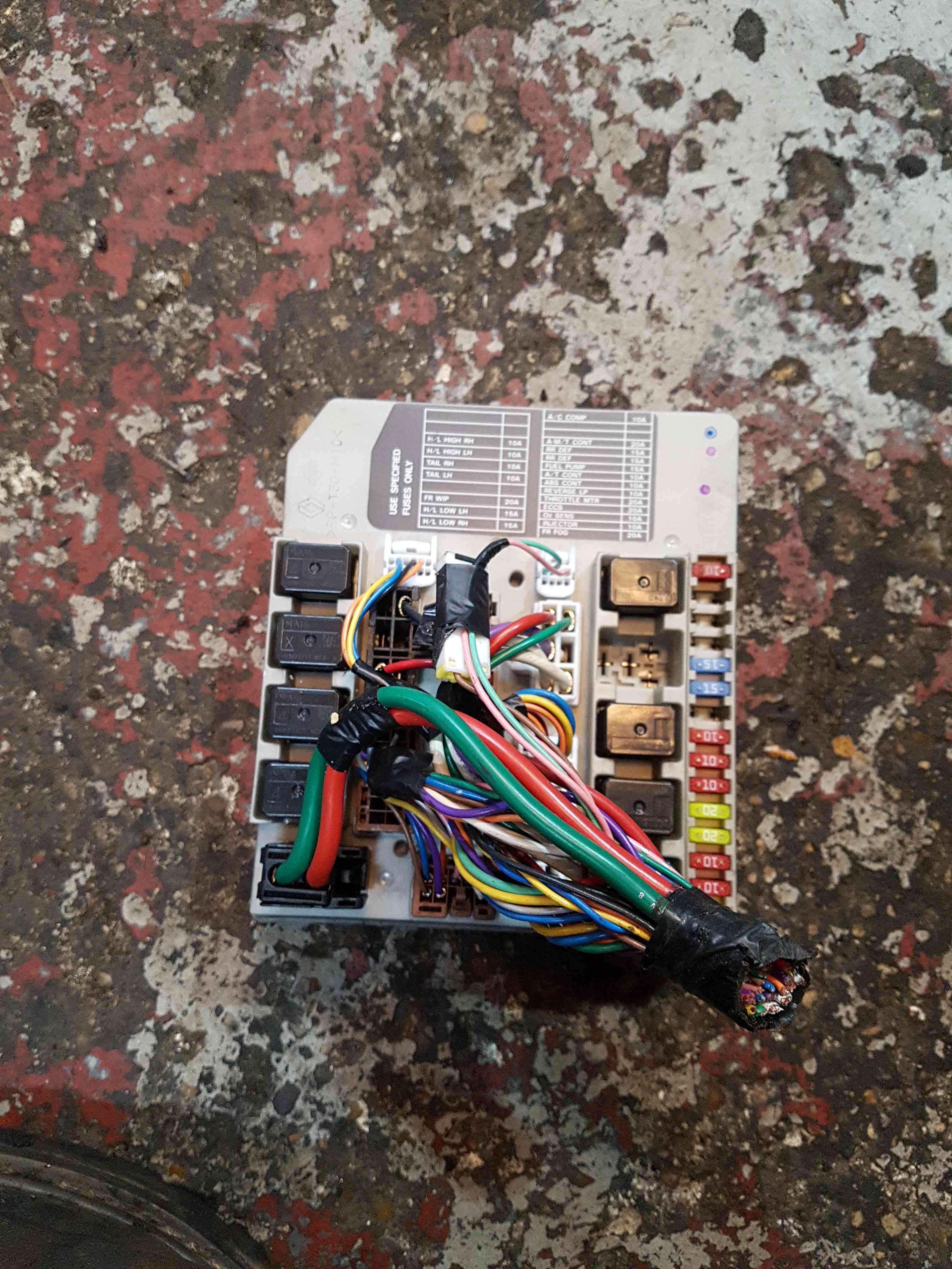 Thumb 5 Nissan Note E11 2005-2012 UPC Unit Fuse Box