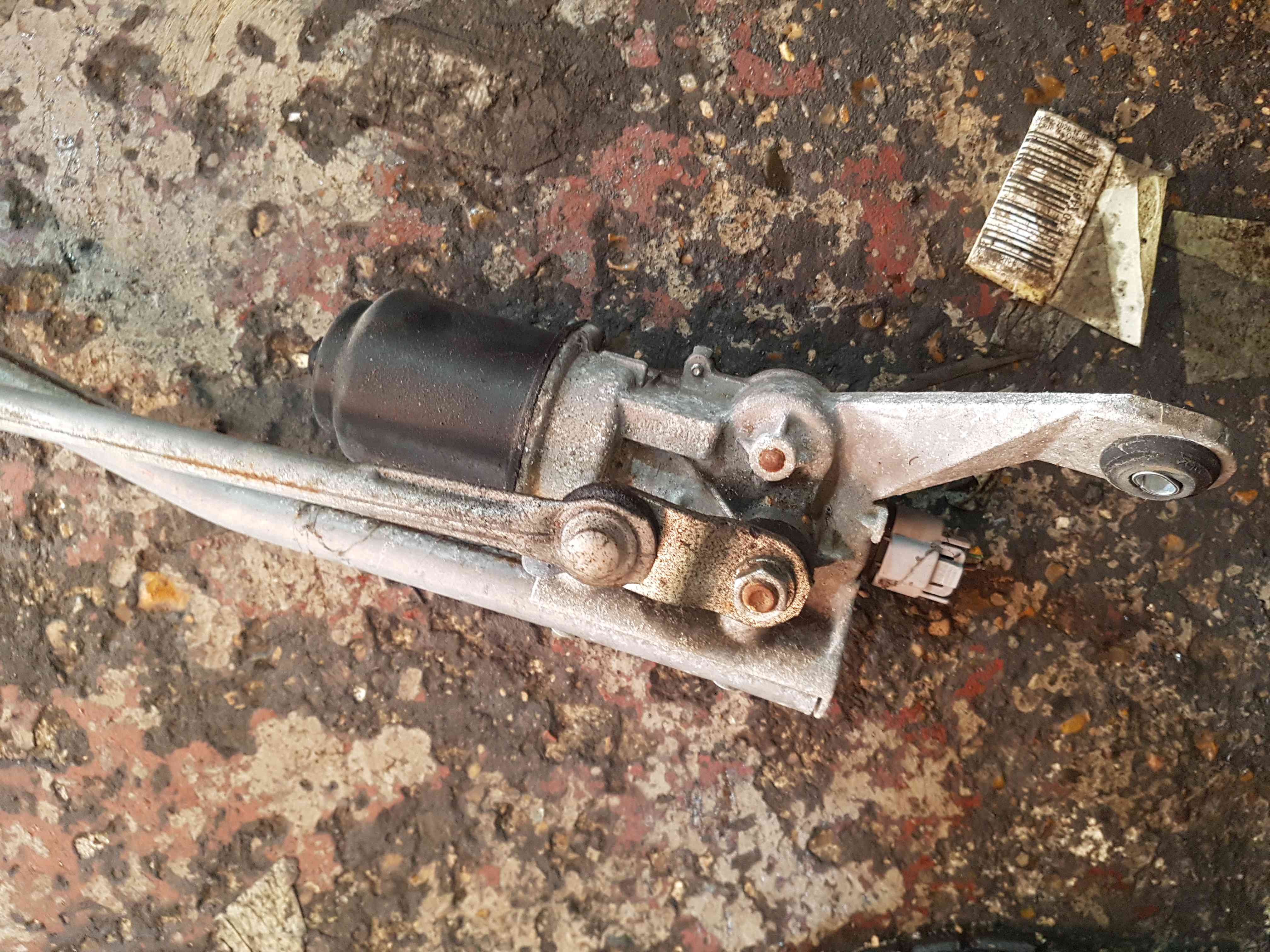 Thumb 3 Nissan Note E11 2005-2012 Wiper Motor + Linkage