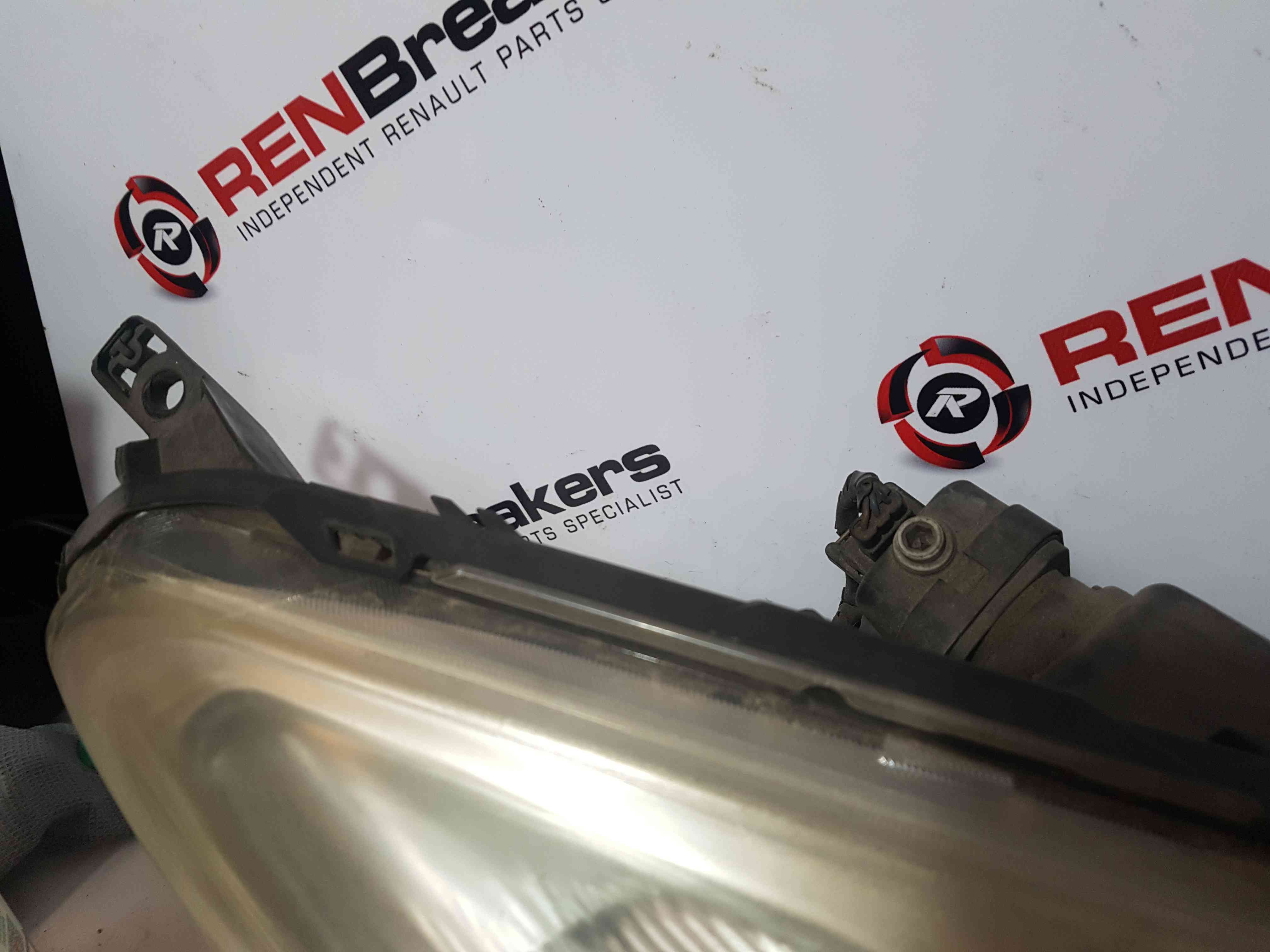 Thumb 5 Nissan Note E11 2009-2011 OSF Drivers OSF Front Head Light   26010BH00A