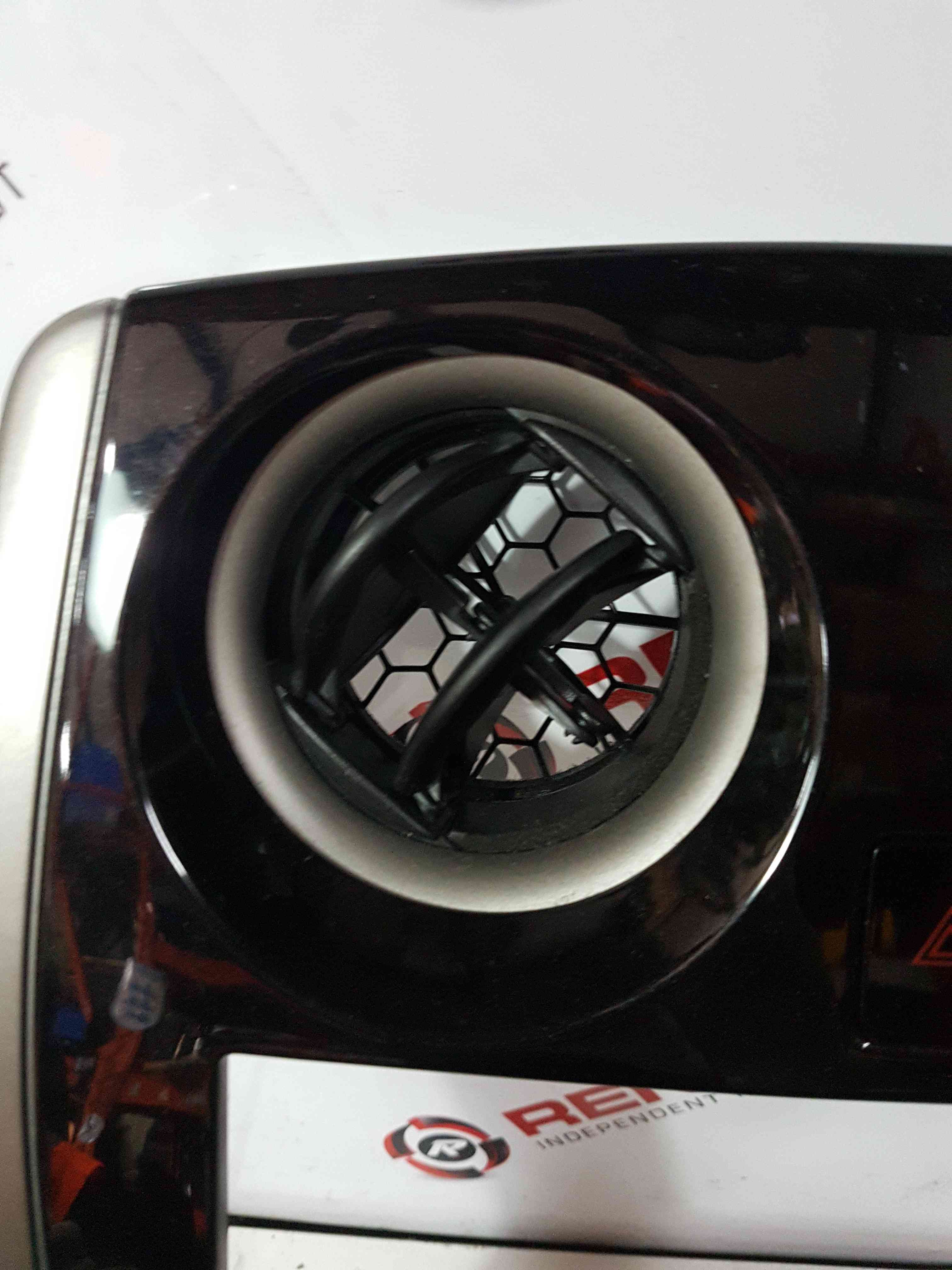 Thumb 2 Nissan Note E12 2013-2017 Centre Heater Vent Trim Gloss Black 682603VV0A