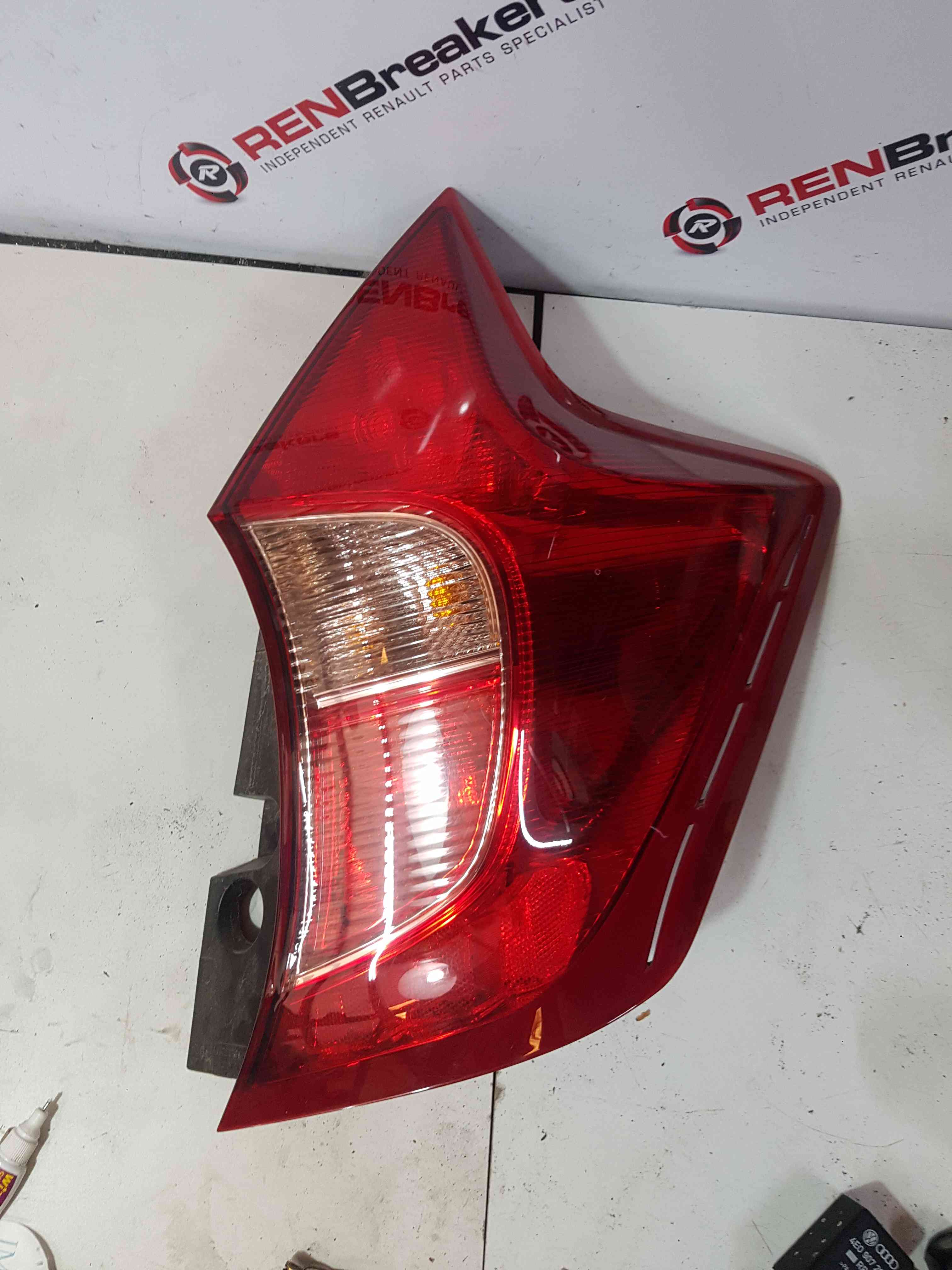 Thumb 3 Nissan Note E12 2013-2017 Drivers OSR Rear Light Lens