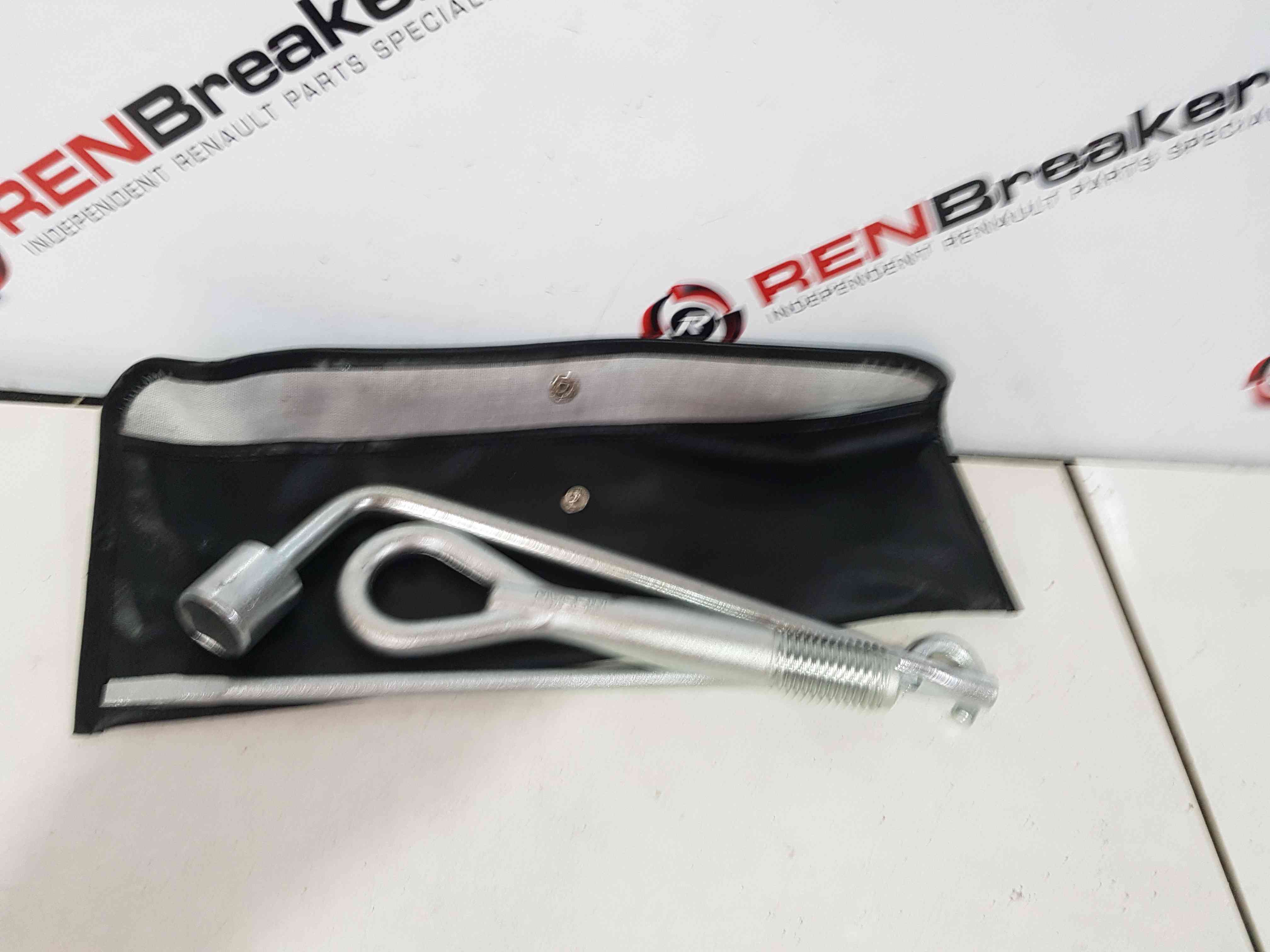 Thumb 6 Nissan Note E12 2013-2017 TOW Eye Hook Brace
