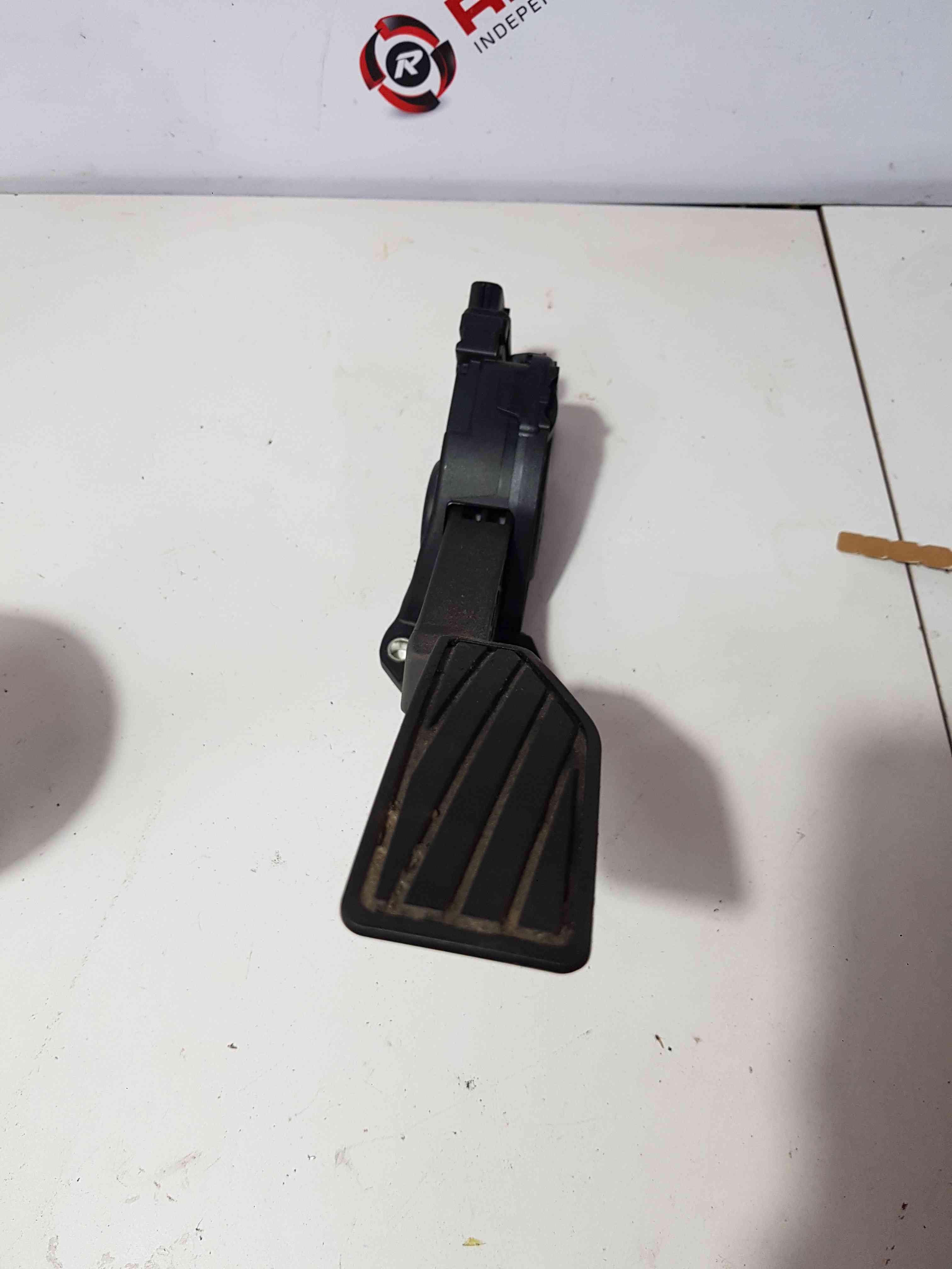 Thumb 2 Nissan Pixo 2010-2017 Accelerator Pedal Throttle 49400-68K40