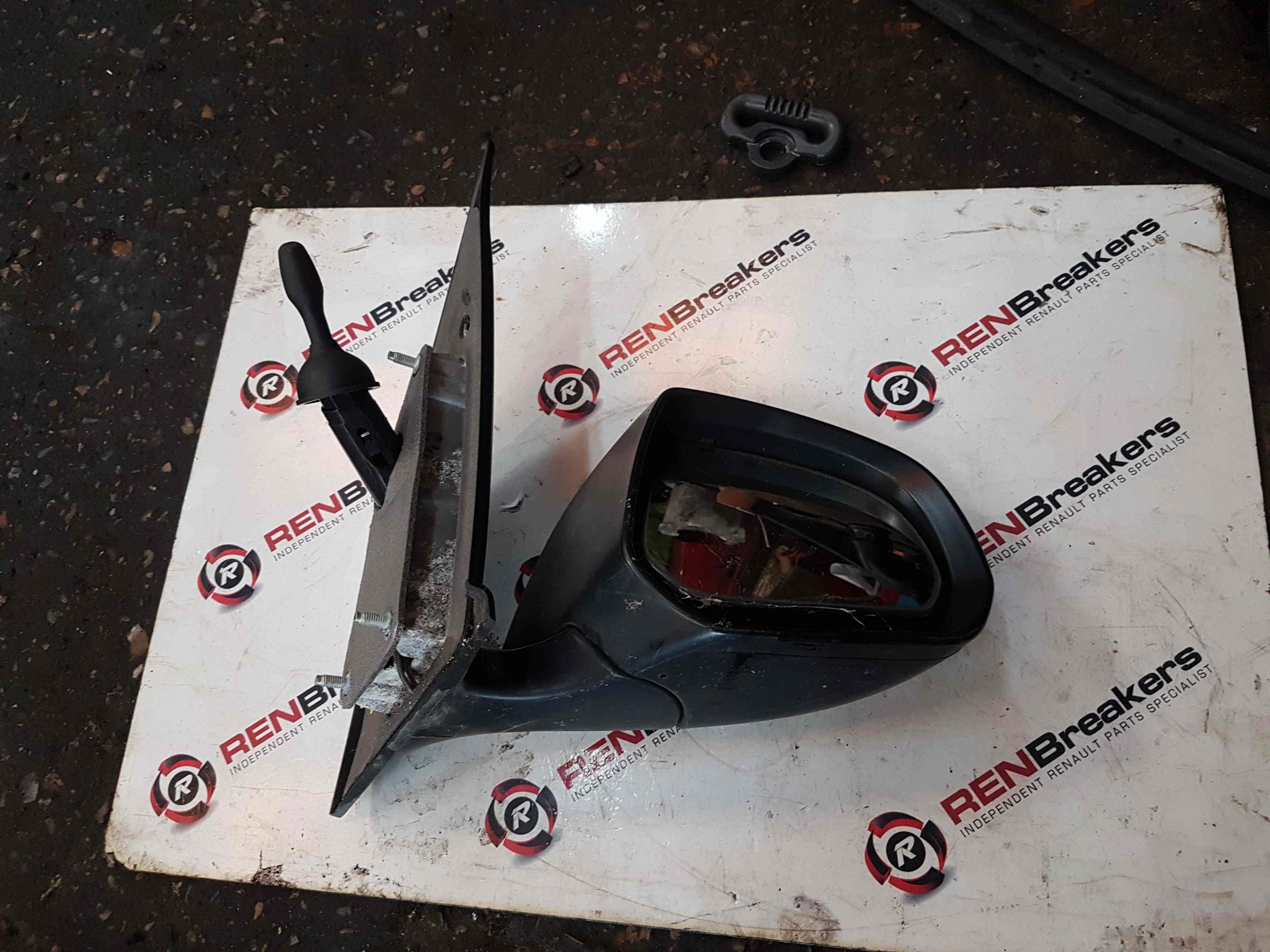 Thumb 4 Nissan Pixo 2010-2017 Drivers Os Wing Mirror Silver ZS2 Manual