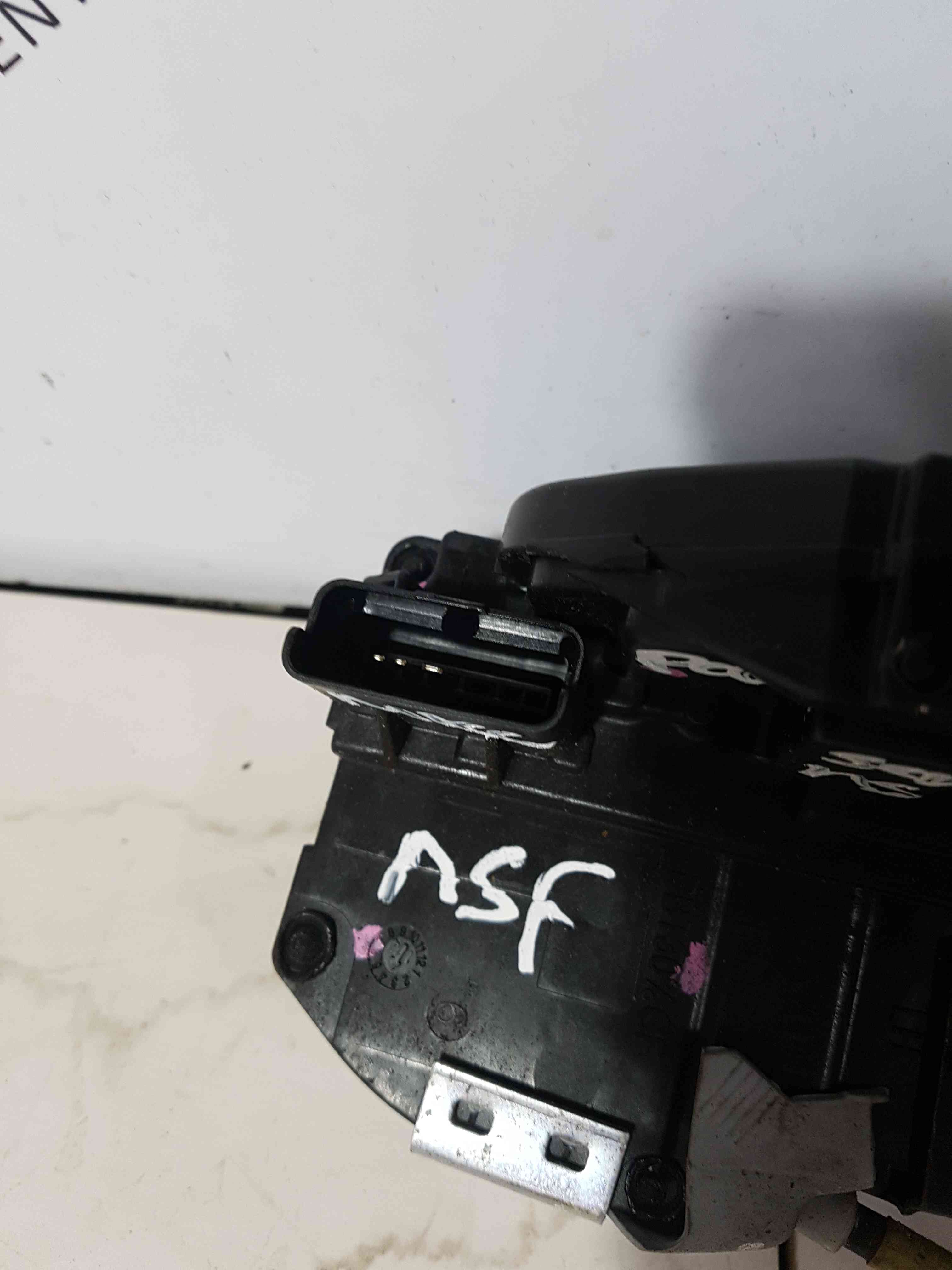 Thumb 6 Nissan Pulsar MK6 2014-2018 NSR Passenger NSF Front Door Lock Mechanism 5Dr