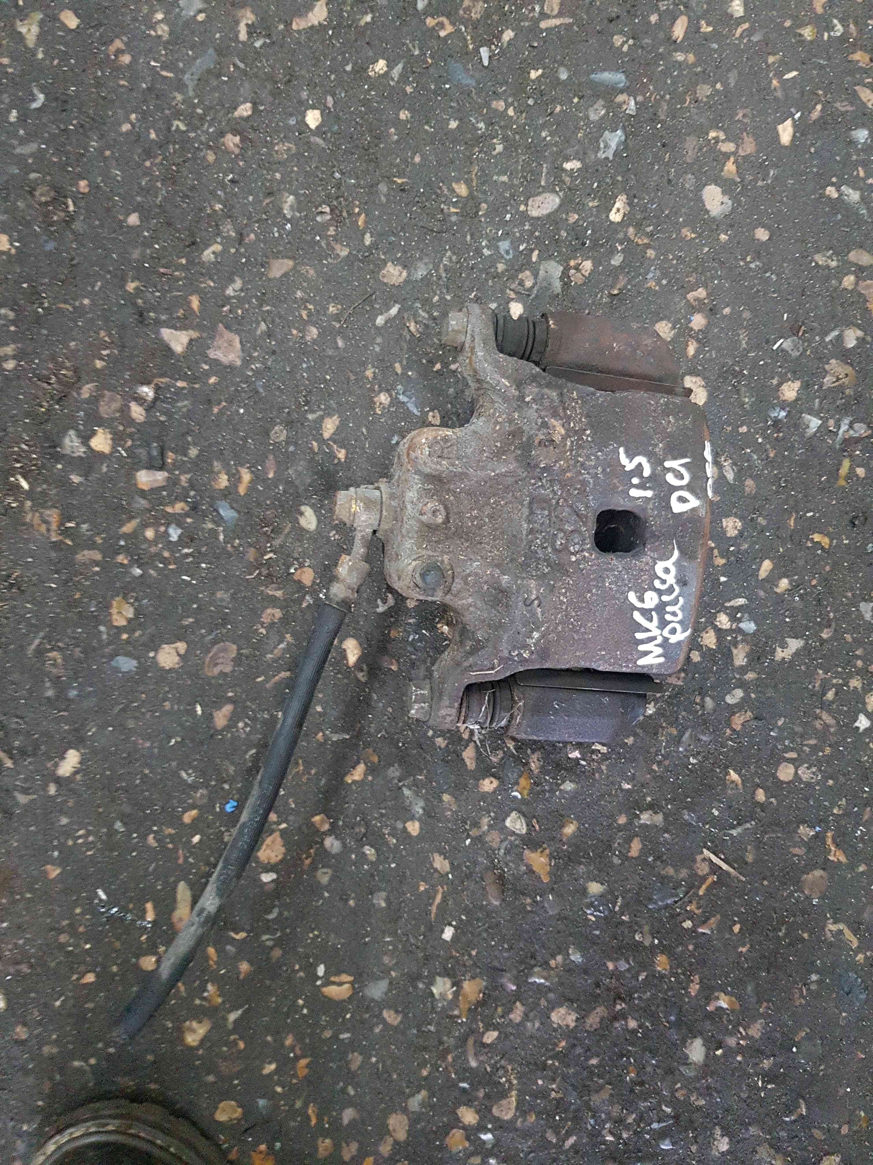 Thumb 2 Nissan Pulsar MK6 C13 2014-2018 1.5 DCI Drivers OSF Front Brake Caliper