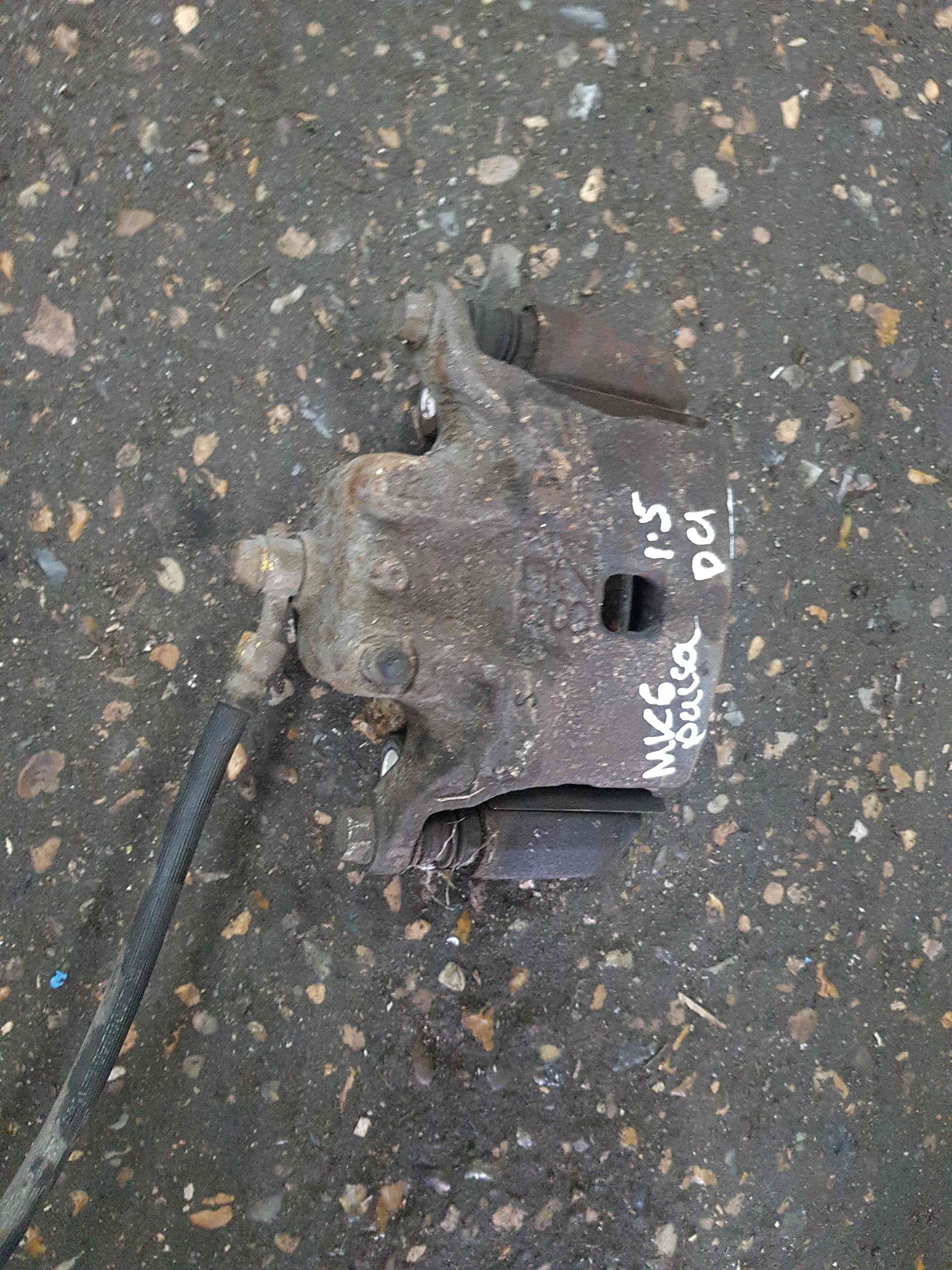 Thumb 6 Nissan Pulsar MK6 C13 2014-2018 1.5 DCI Drivers OSF Front Brake Caliper