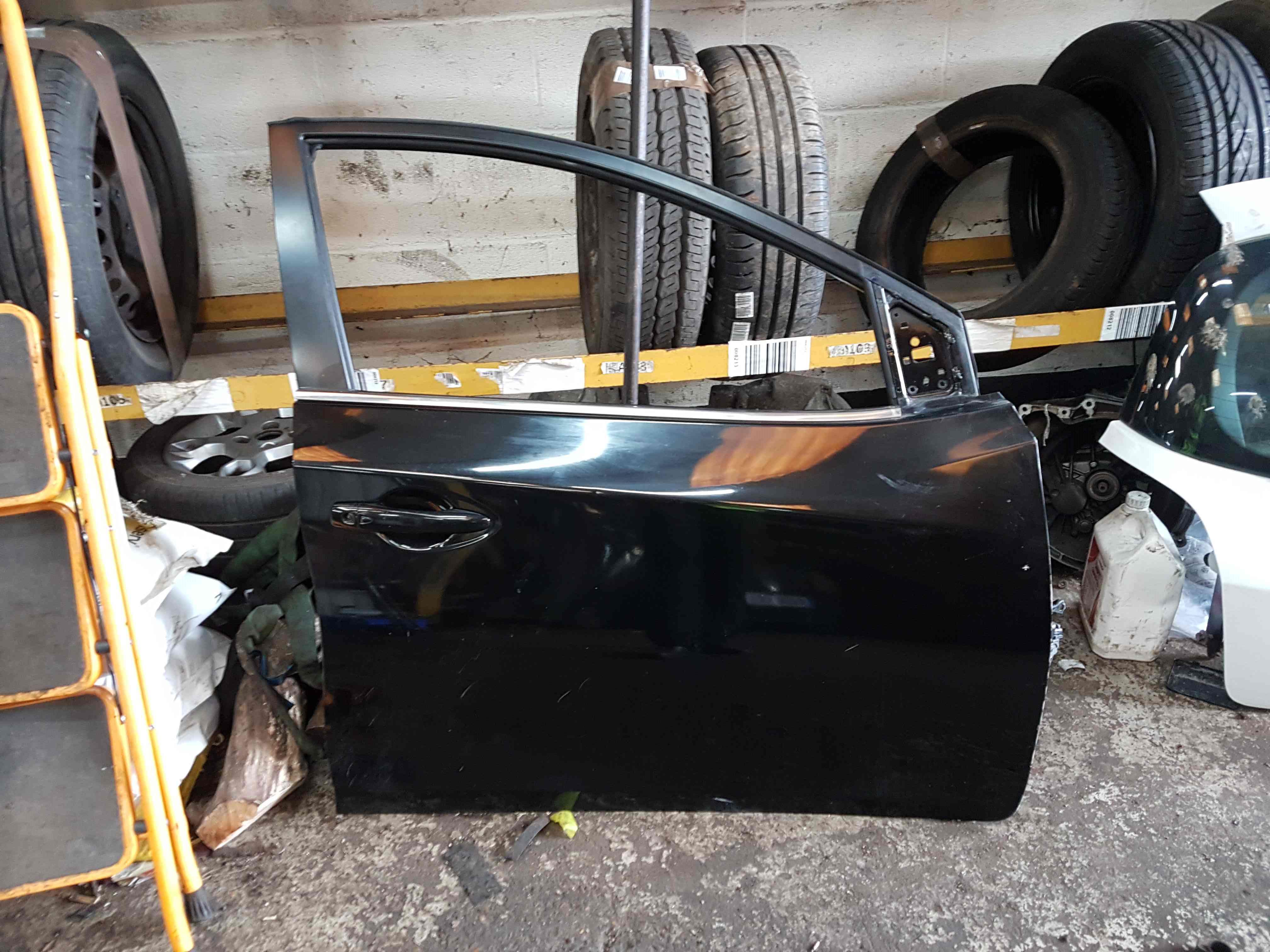 Thumb 11 Nissan Pulsar MK6 C13 2014-2018 Drivers OSF Front Door Black GNO DAMAGED