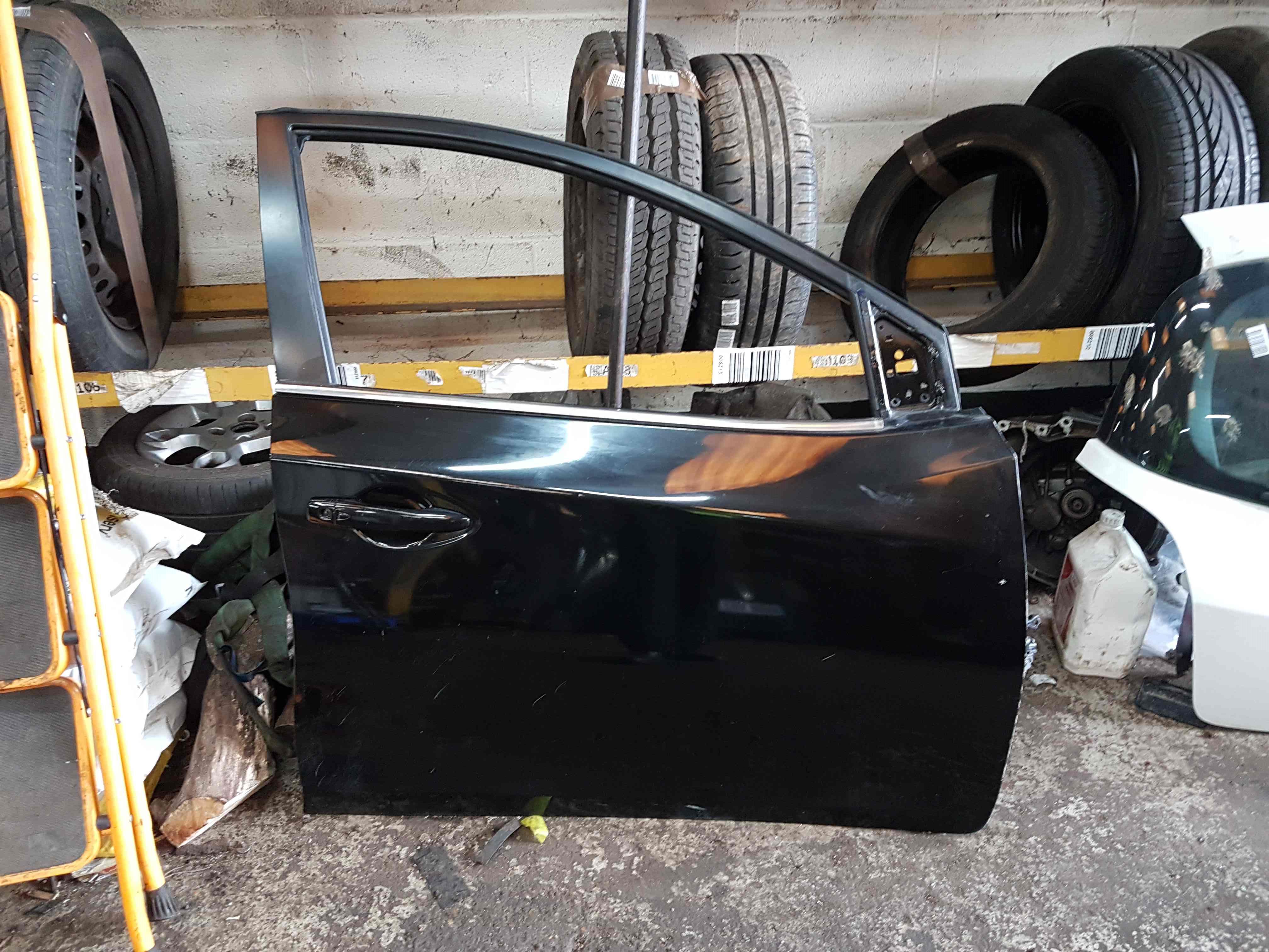 Thumb 12 Nissan Pulsar MK6 C13 2014-2018 Drivers OSF Front Door Black GNO DAMAGED