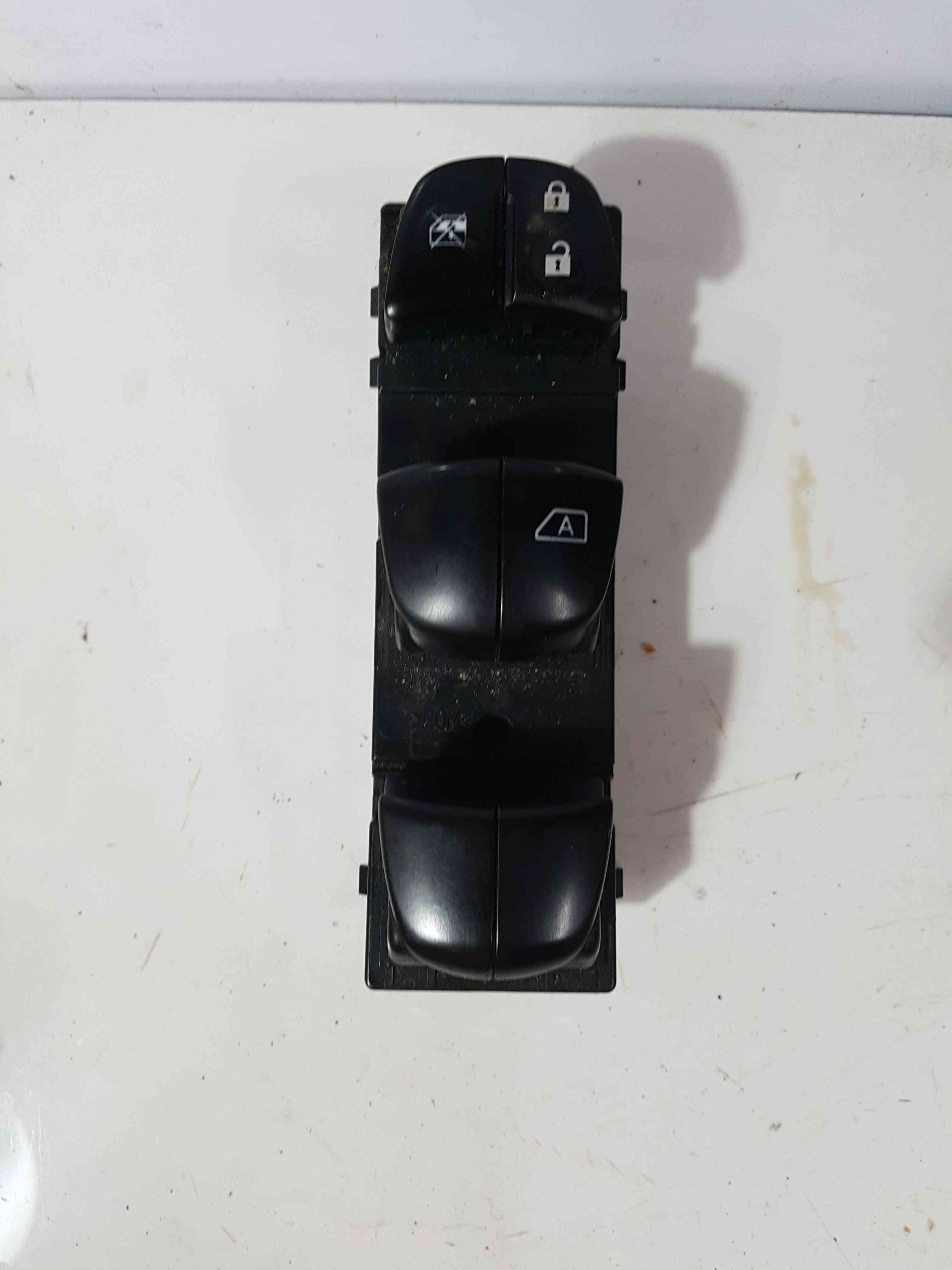 Thumb 2 Nissan Pulsar MK6 C13 2014-2018 Drivers OSF Front Window Switch Panel