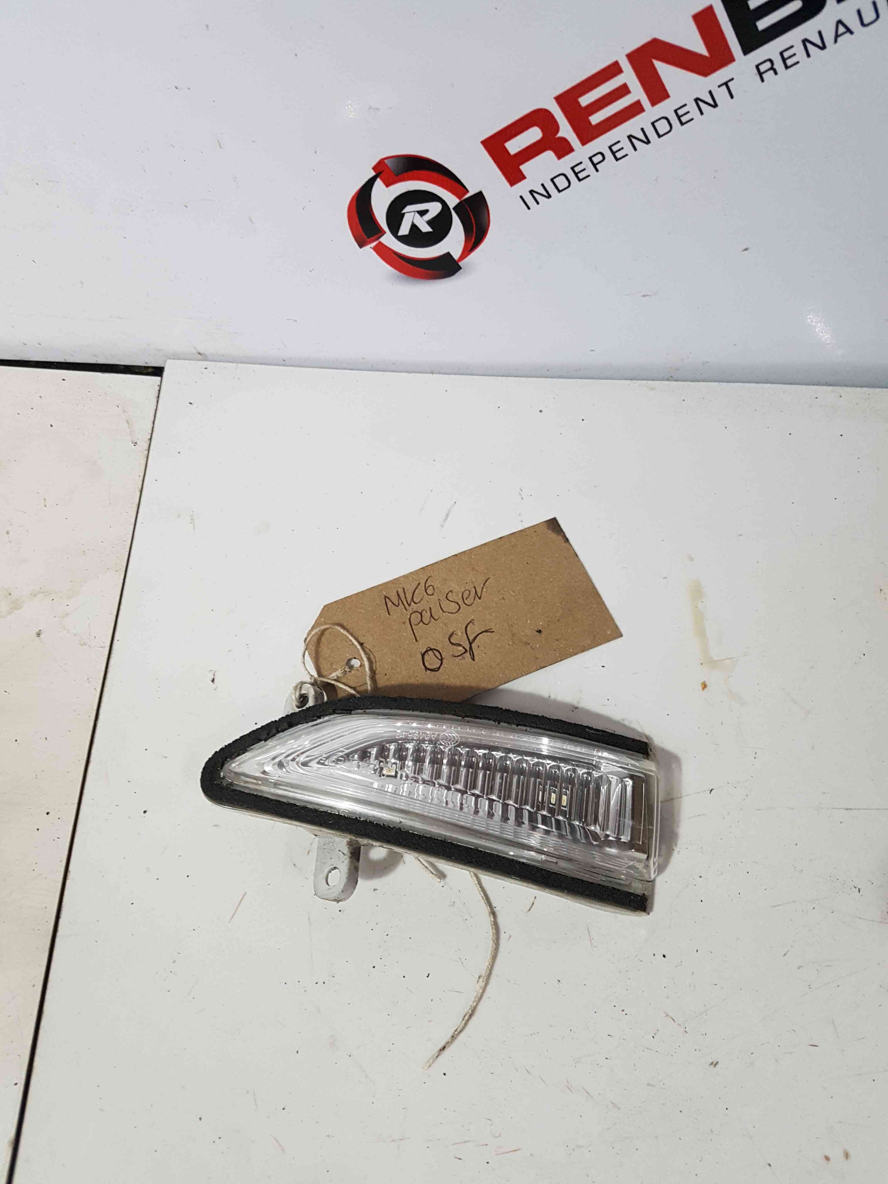 Thumb 3 Nissan Pulsar MK6 C13 2014-2018 Drivers Os Wing Mirror Light Side Repeater