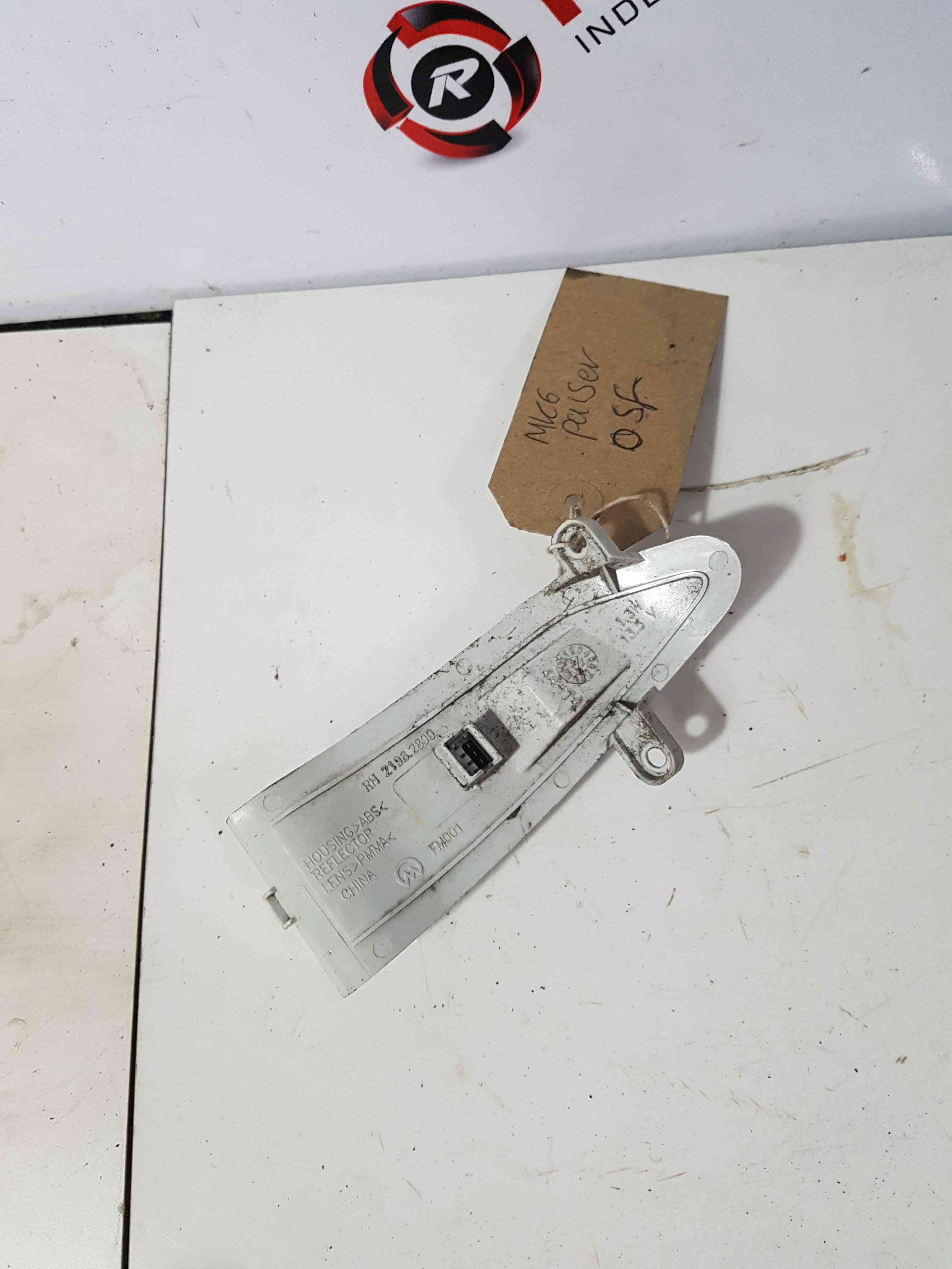 Thumb 5 Nissan Pulsar MK6 C13 2014-2018 Drivers Os Wing Mirror Light Side Repeater