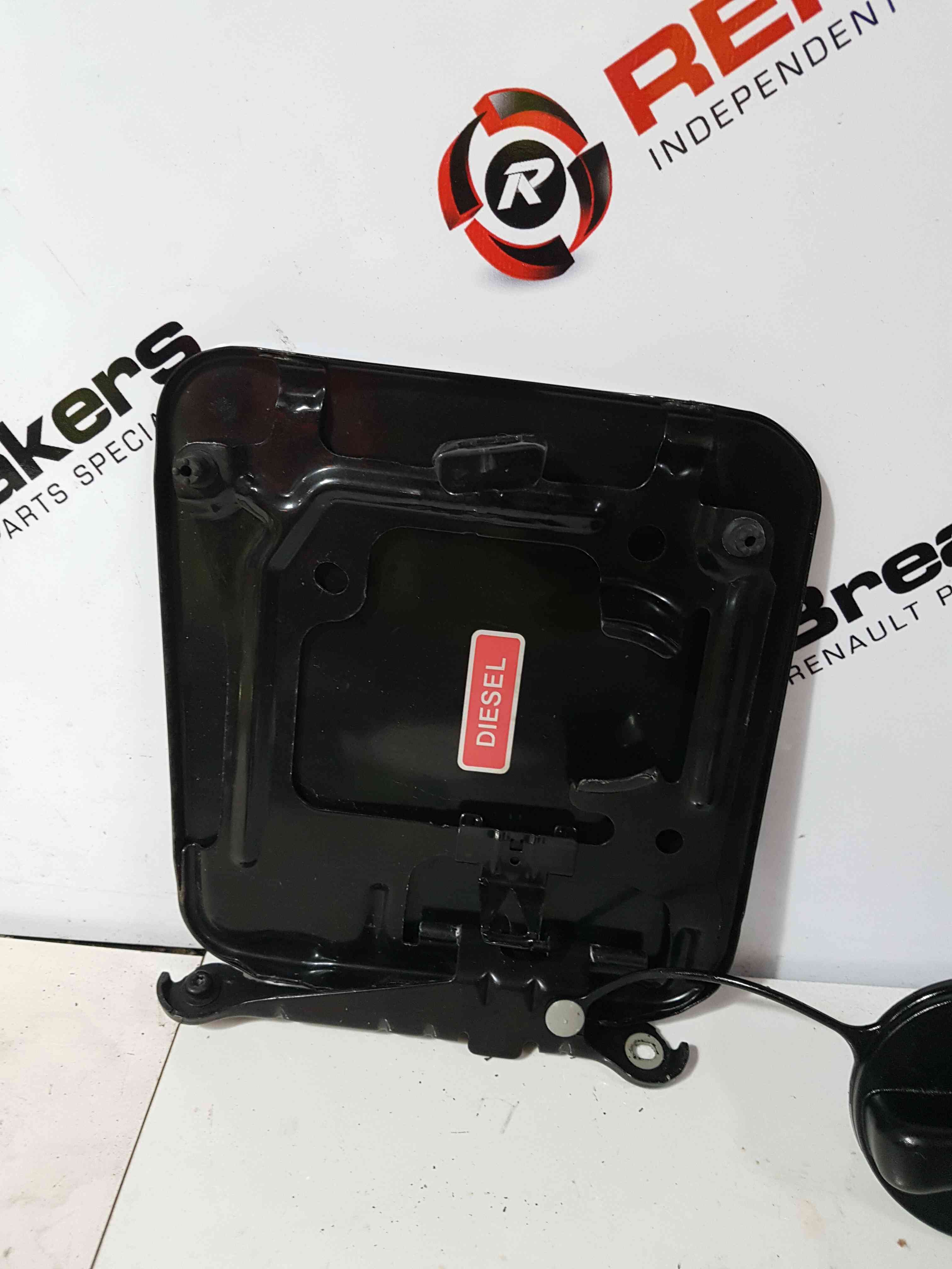 Thumb 7 Nissan Pulsar MK6 C13 2014-2018 Fuel Flap Cover Black GNO