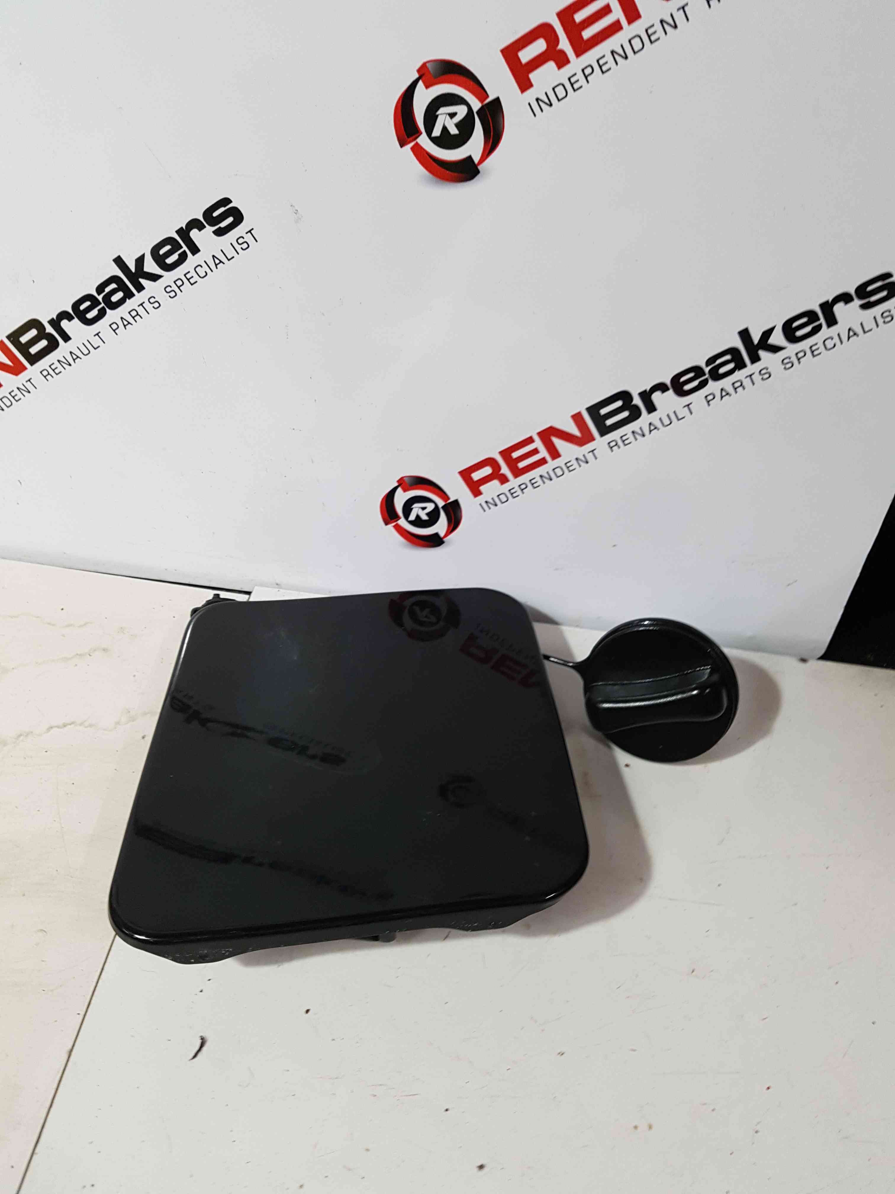 Thumb 8 Nissan Pulsar MK6 C13 2014-2018 Fuel Flap Cover Black GNO