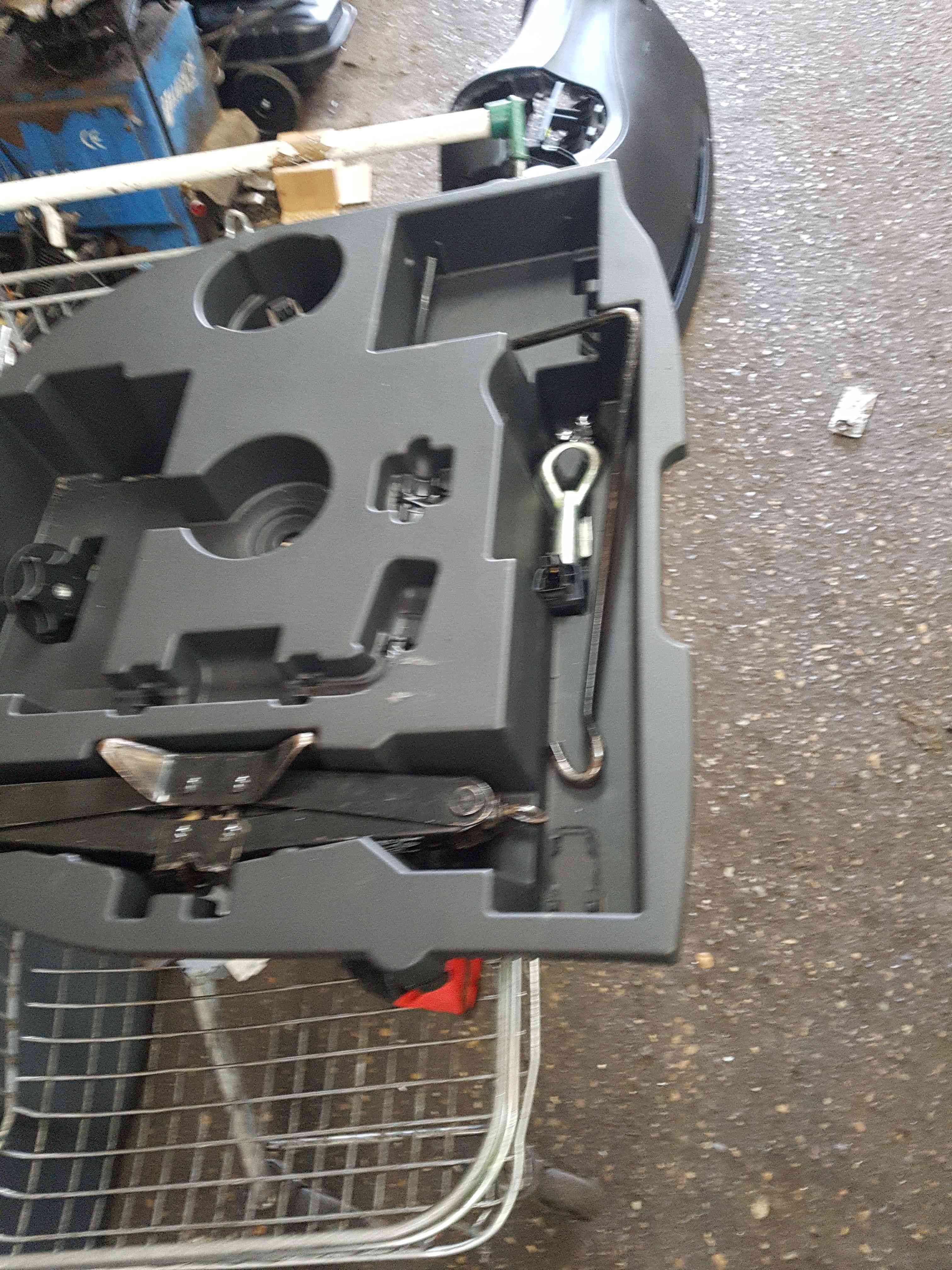 Thumb 3 Nissan Pulsar MK6 C13 2014-2018 Jack SET Towing EYE MISSING BRACE