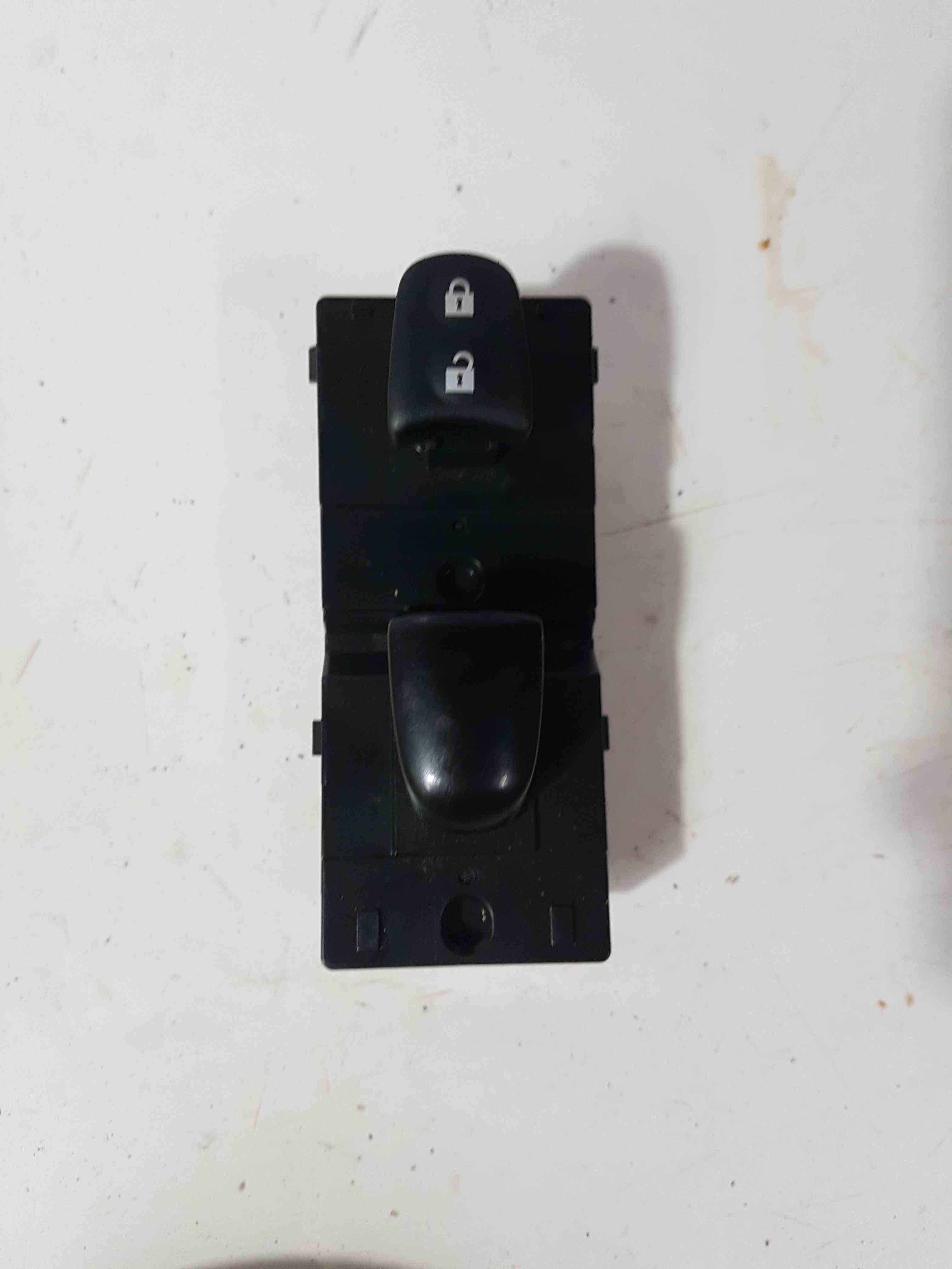 Thumb 2 Nissan Pulsar MK6 C13 2014-2018 Passenger NSF Front Window Switch