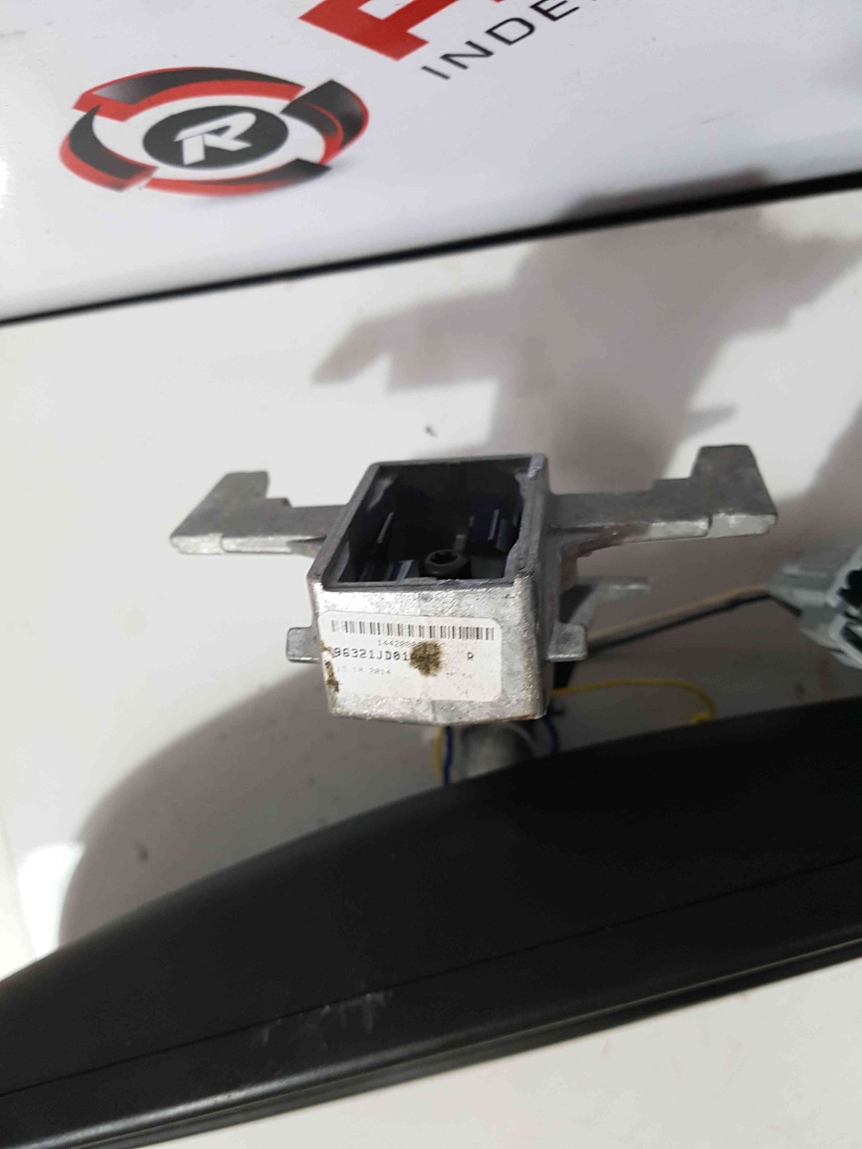 Thumb 4 Nissan Pulsar MK6 C13 2014-2018 Rear View Mirror Auto Tint