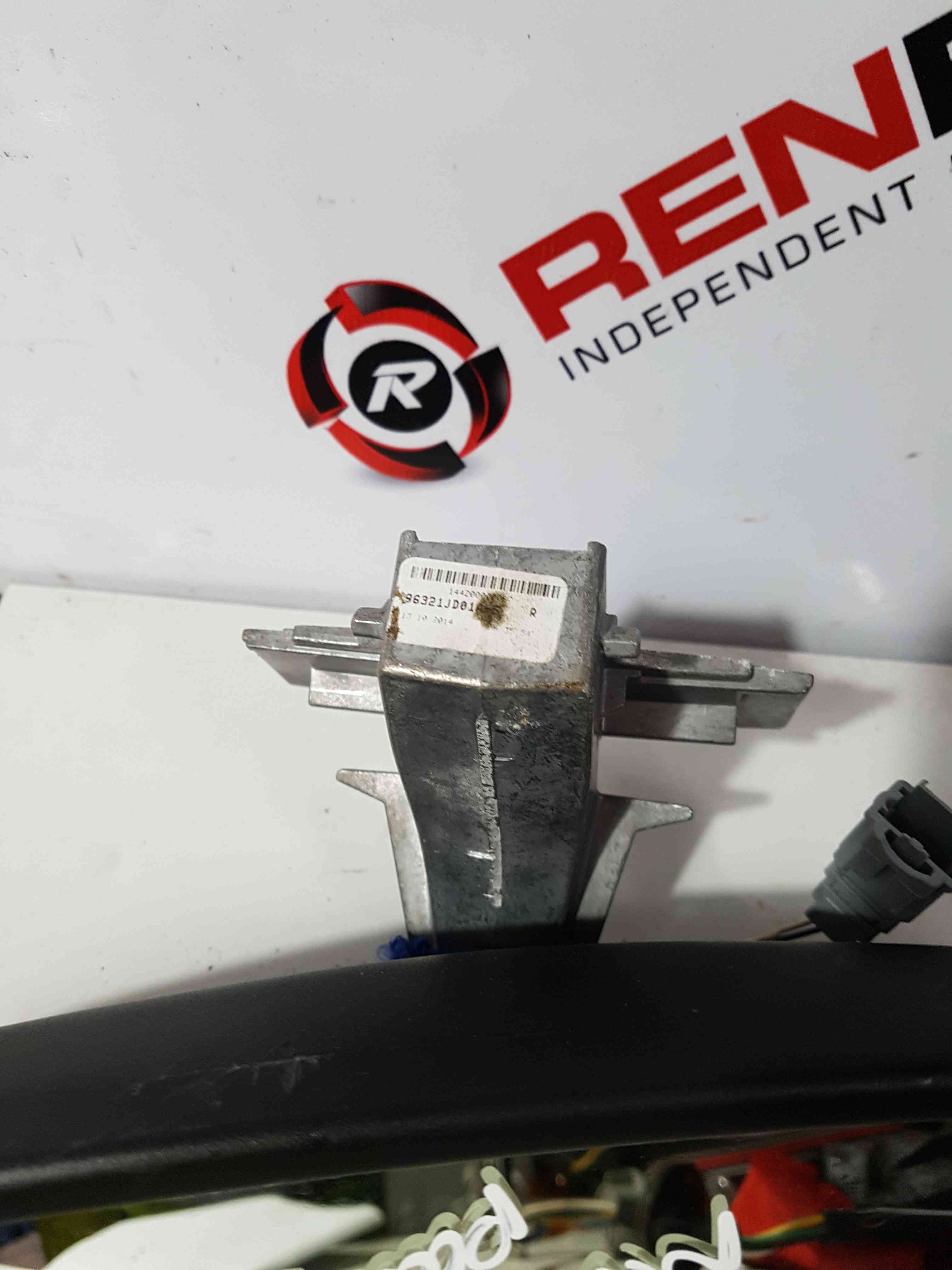 Thumb 5 Nissan Pulsar MK6 C13 2014-2018 Rear View Mirror Auto Tint