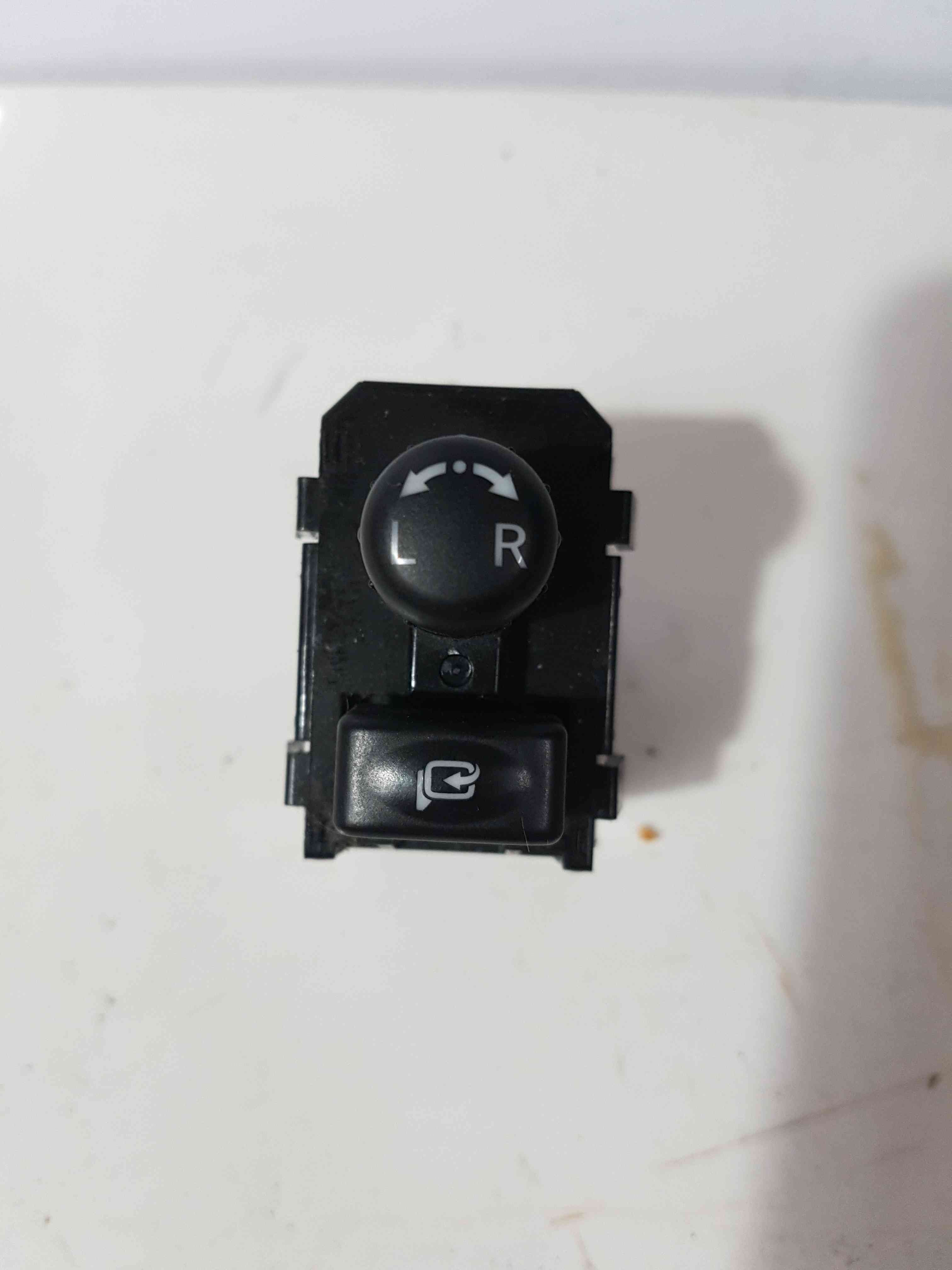 Thumb 3 Nissan Pulsar MK6 C13 2014-2018 Wing Mirror Adjuster Folding