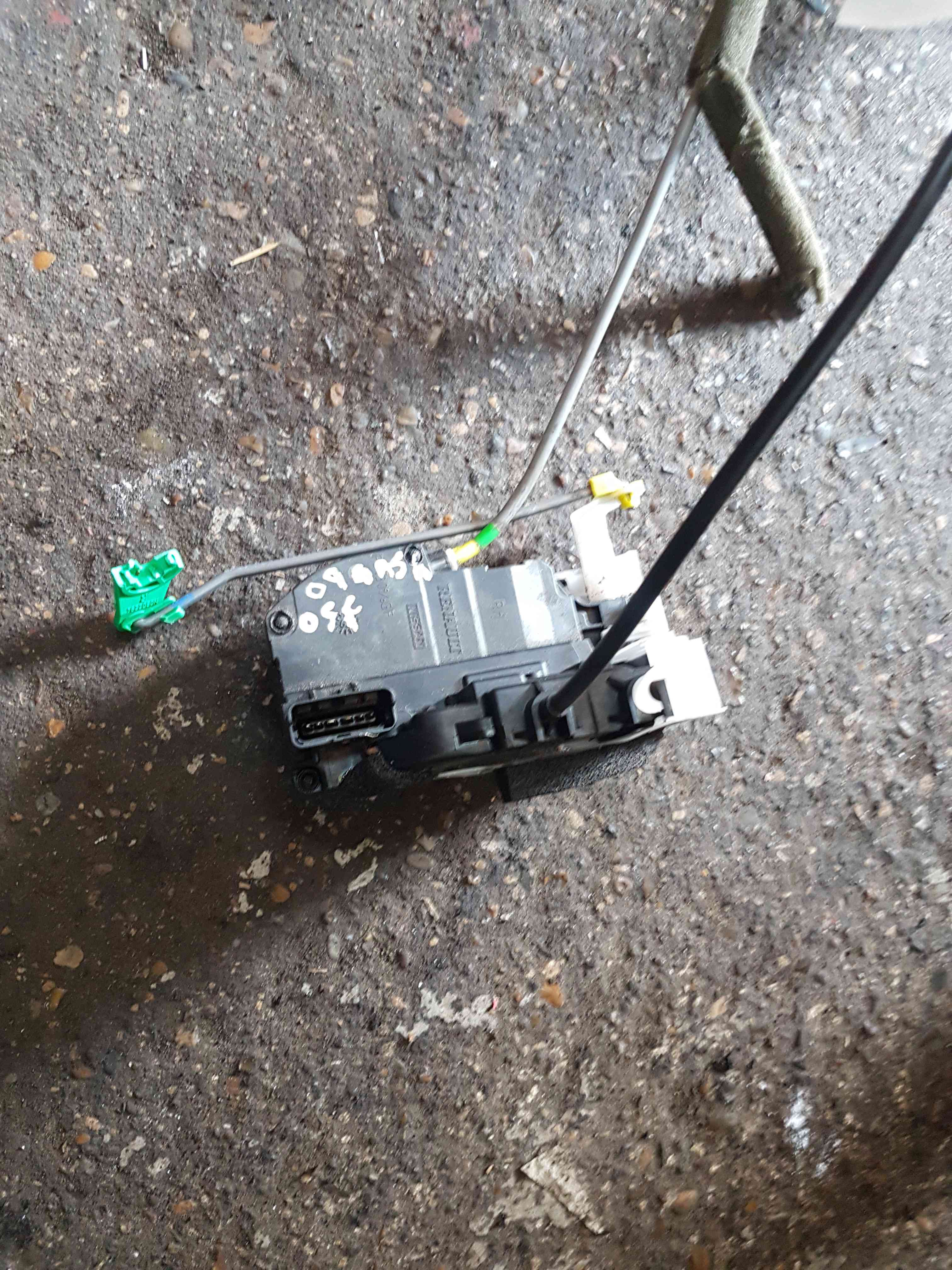 Thumb 3 Nissan Qashqai 2006-2013 Driver OSF Front Door Lock Mechanism