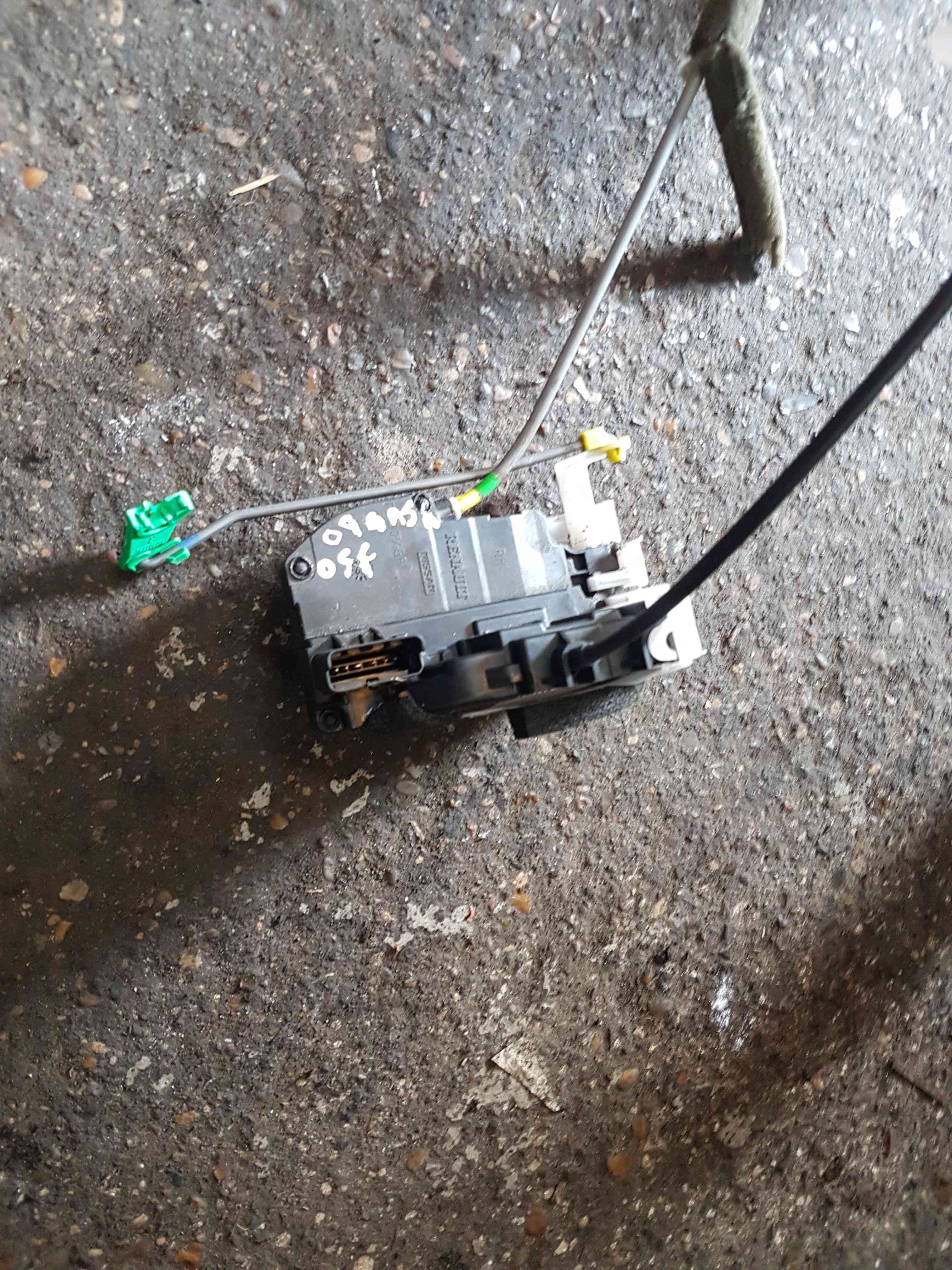 Thumb 7 Nissan Qashqai 2006-2013 Driver OSF Front Door Lock Mechanism