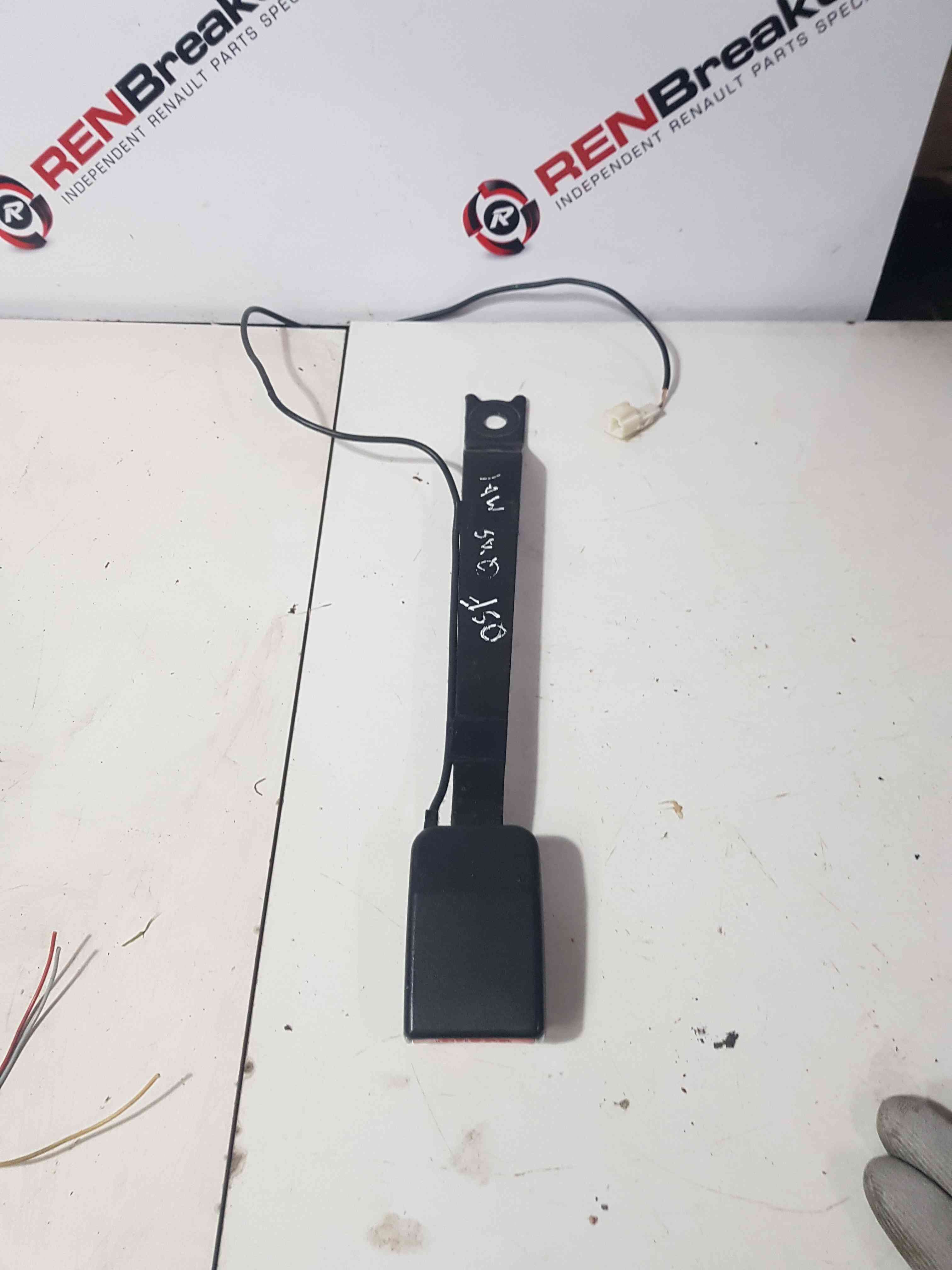 Thumb 6 Nissan Qashqai 2006-2013 Drivers OSF Front Seat Belt Buckle