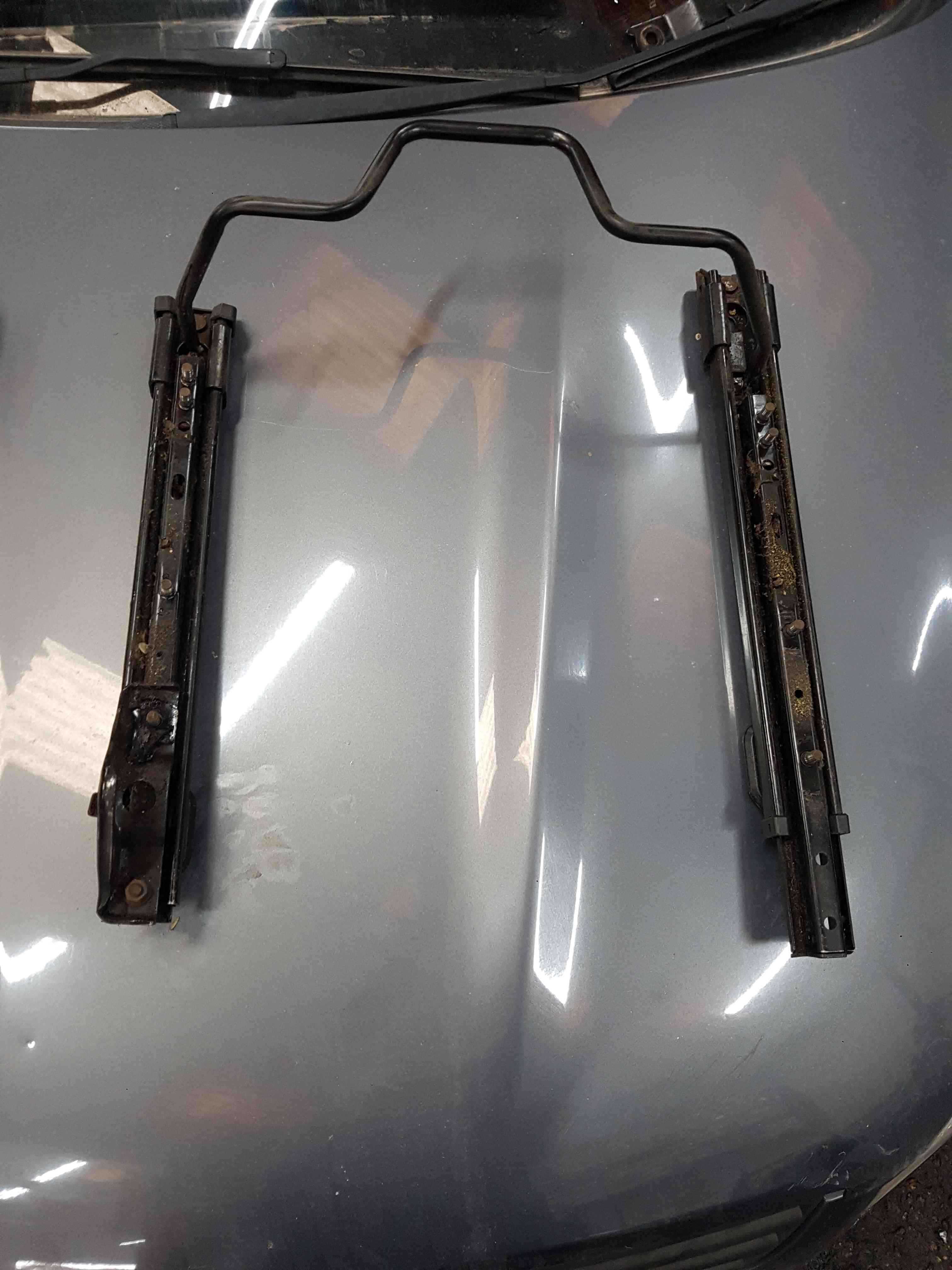 Thumb 3 Nissan Qashqai 2006-2013 Drivers OSF Front Seat Runners