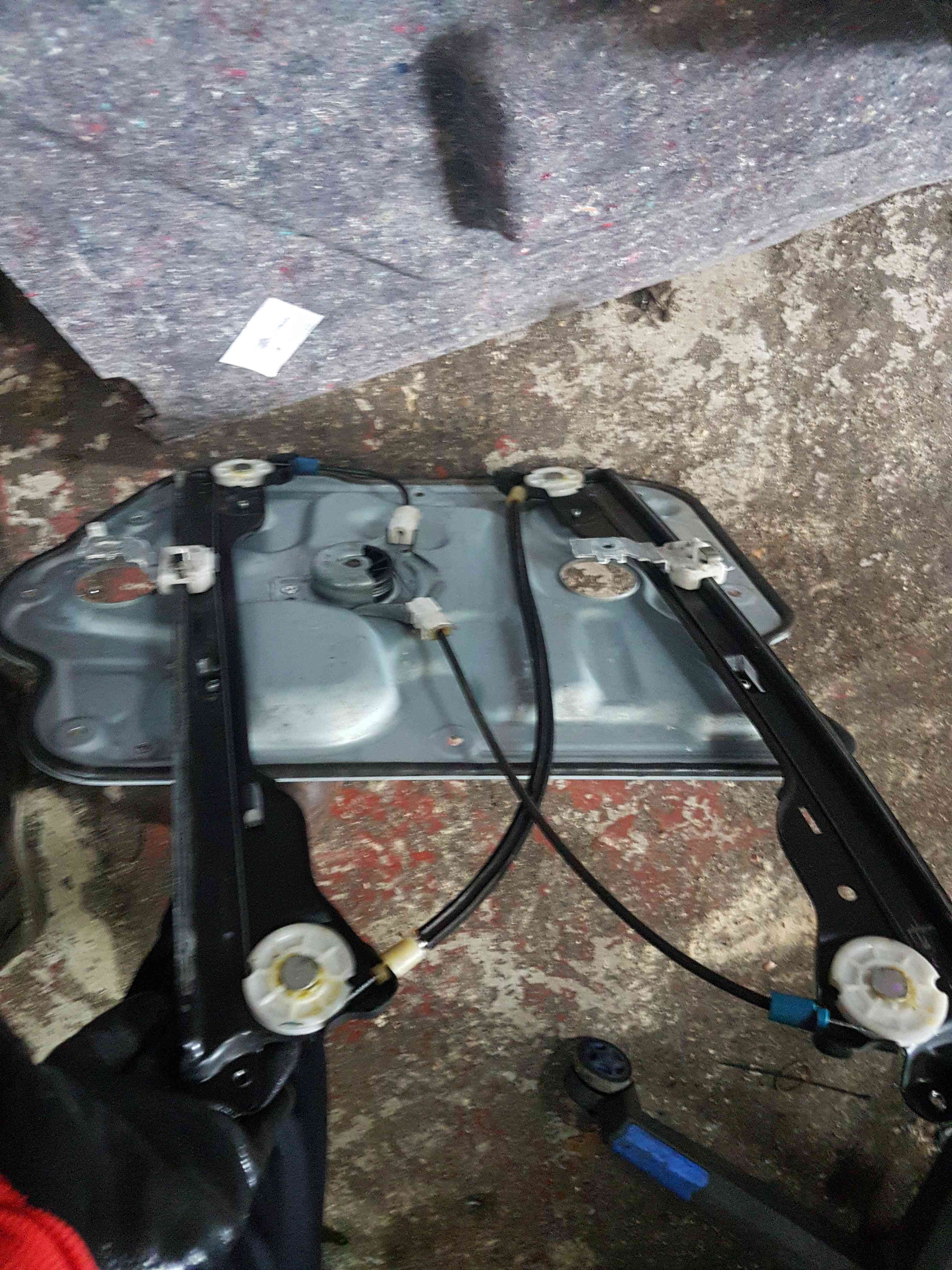 Thumb 5 Nissan Qashqai 2006-2013 Drivers OSF Front Window Motor + Regulator 6Pin