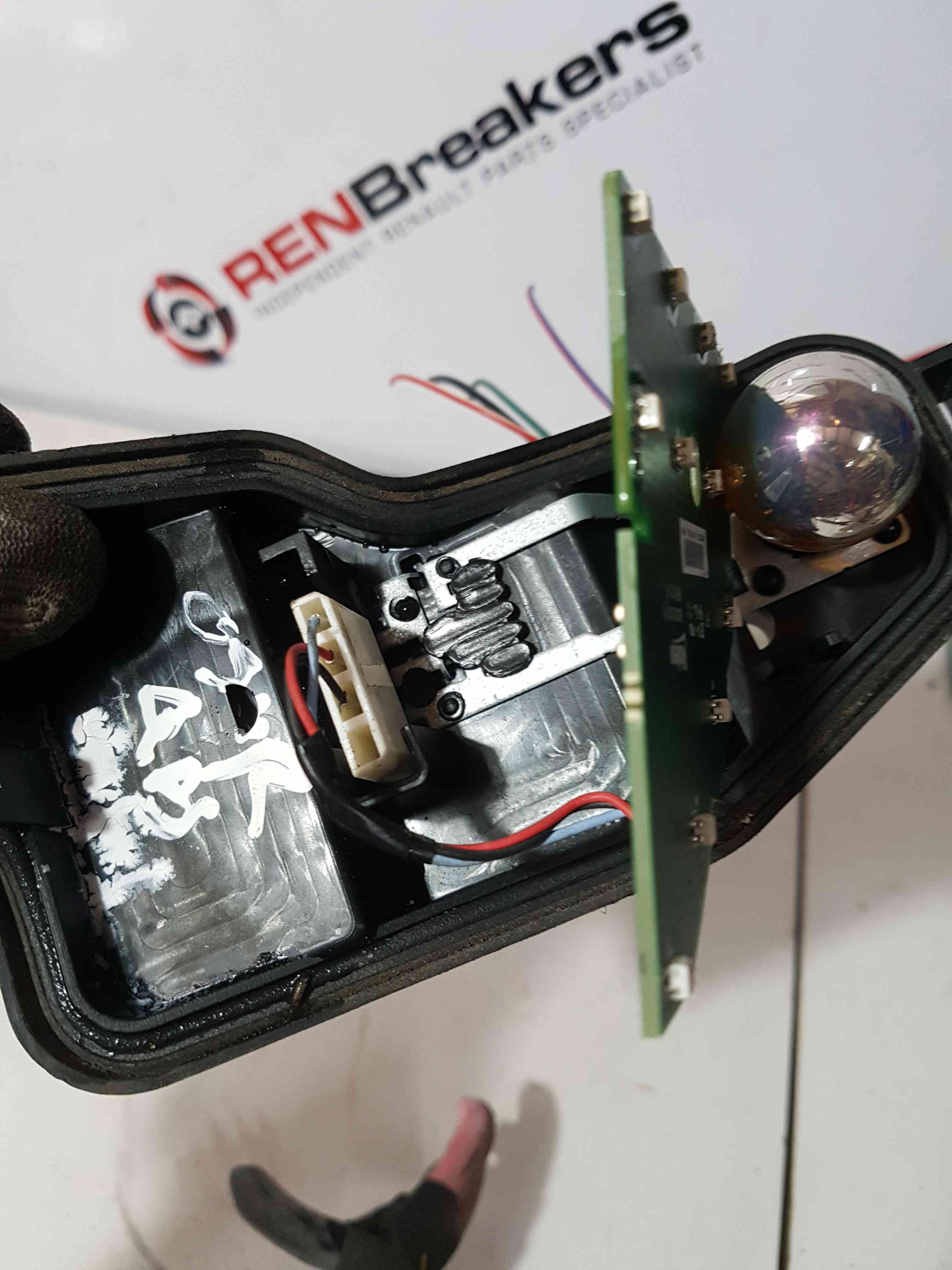 Thumb 4 Nissan Qashqai 2006-2013 Drivers OSR Rear Bulb Holder