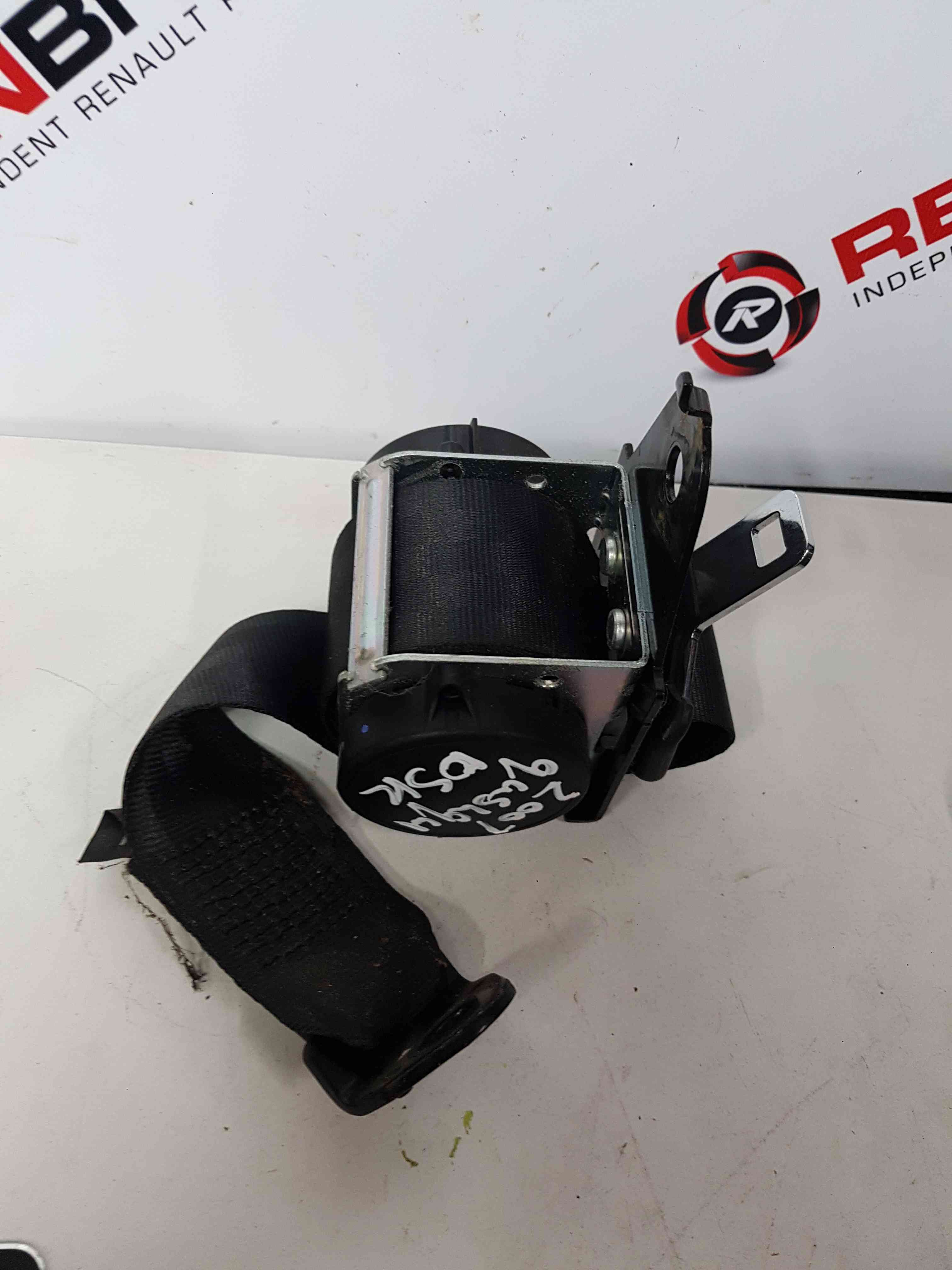 Thumb 3 Nissan Qashqai 2006-2013 Drivers OSR Rear Seat Belt