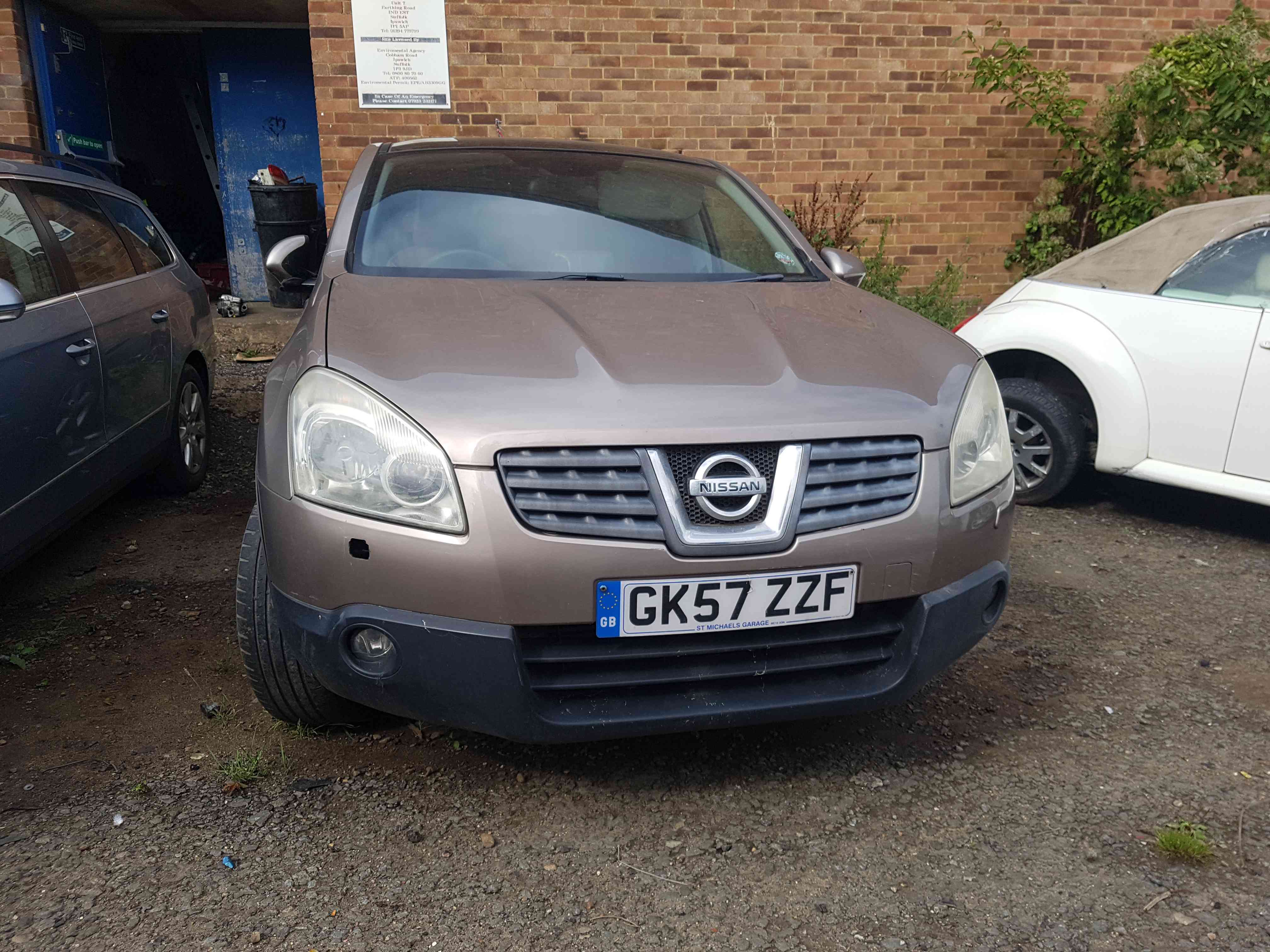 Nissan Qashqai 2006-2013 Front Bumper + Grill C30 Cafe Latte