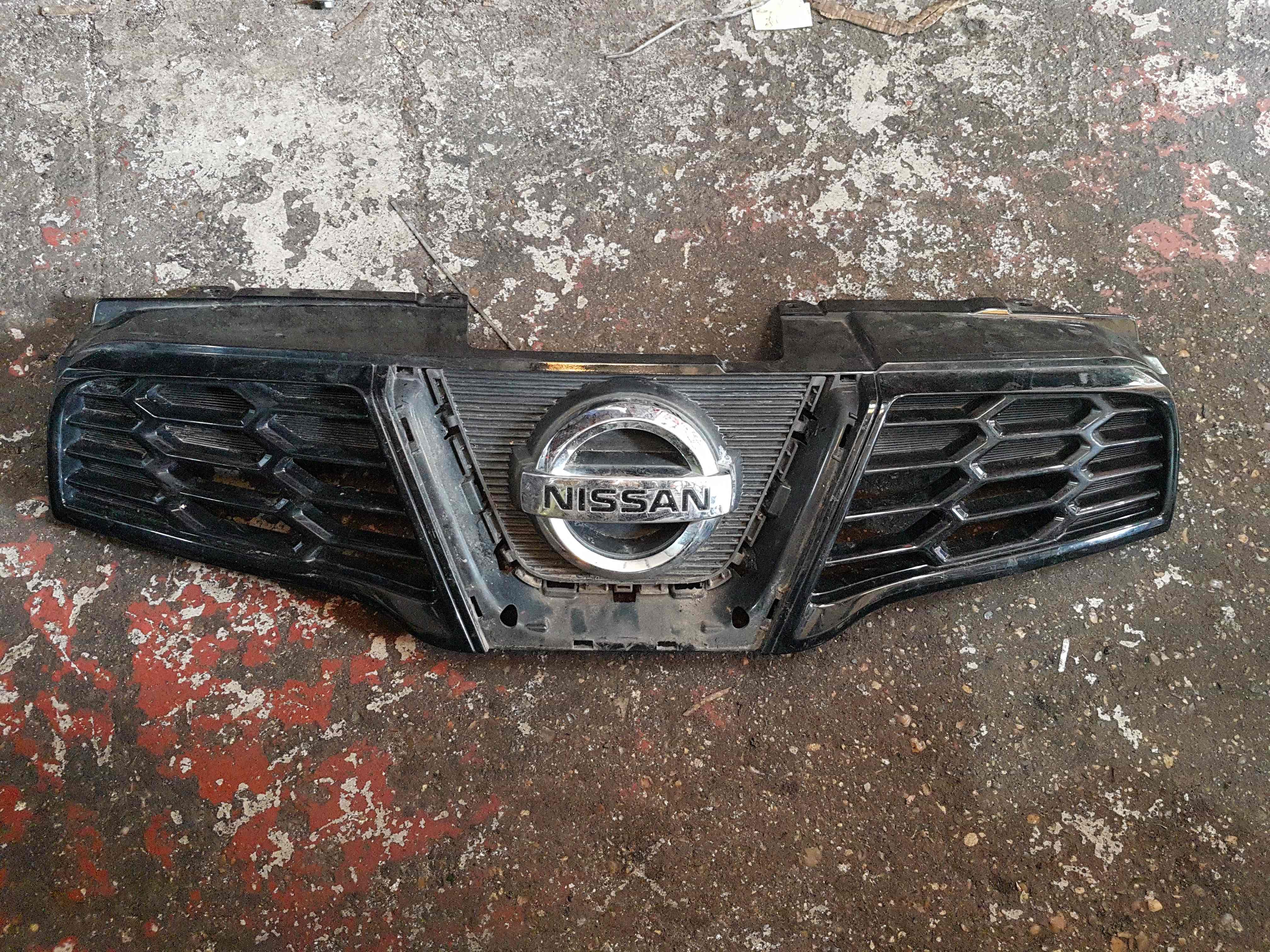 Thumb 2 Nissan Qashqai 2006-2013 Front Bumper Grill 62310Br00a