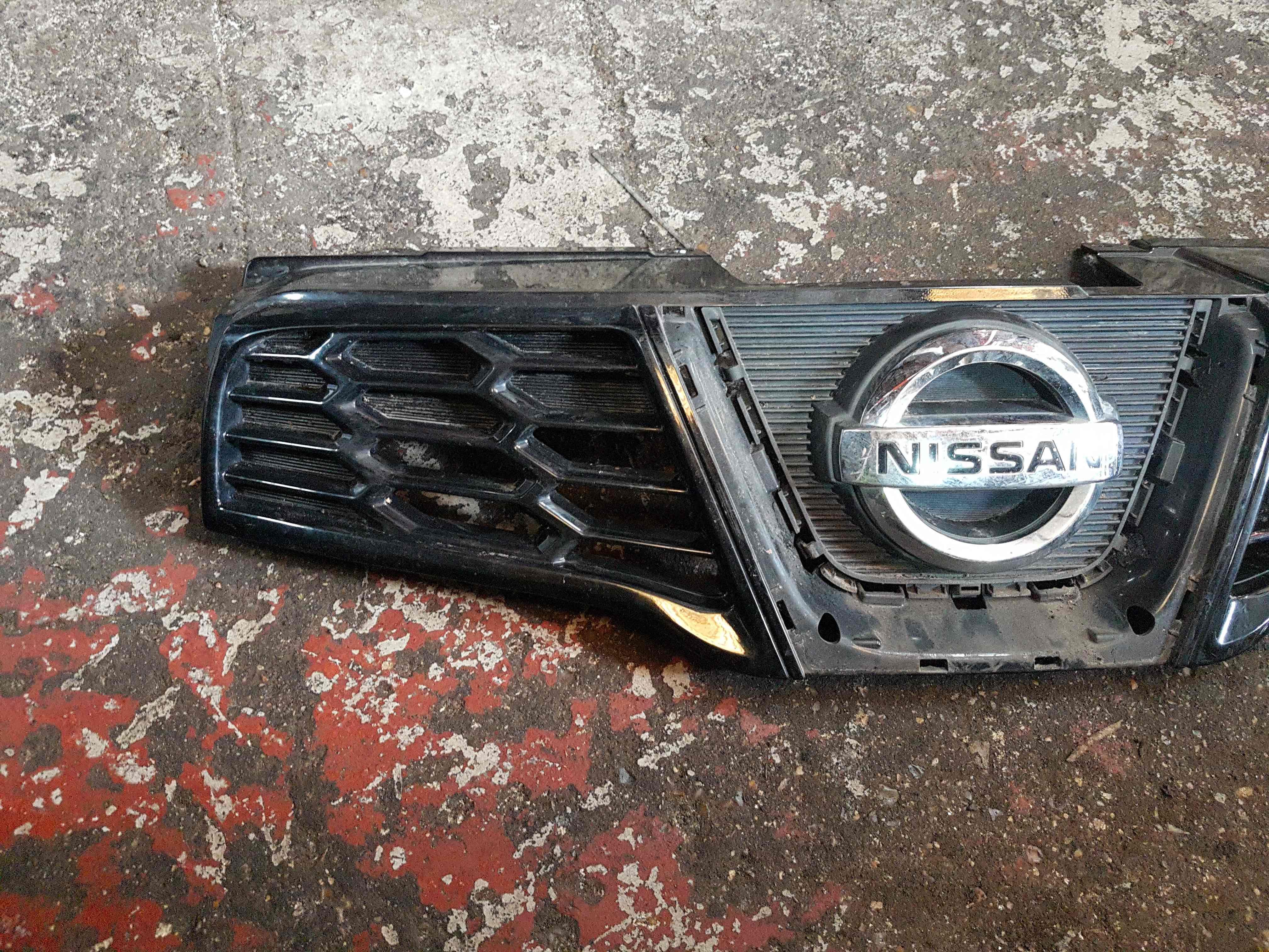 Thumb 3 Nissan Qashqai 2006-2013 Front Bumper Grill 62310Br00a