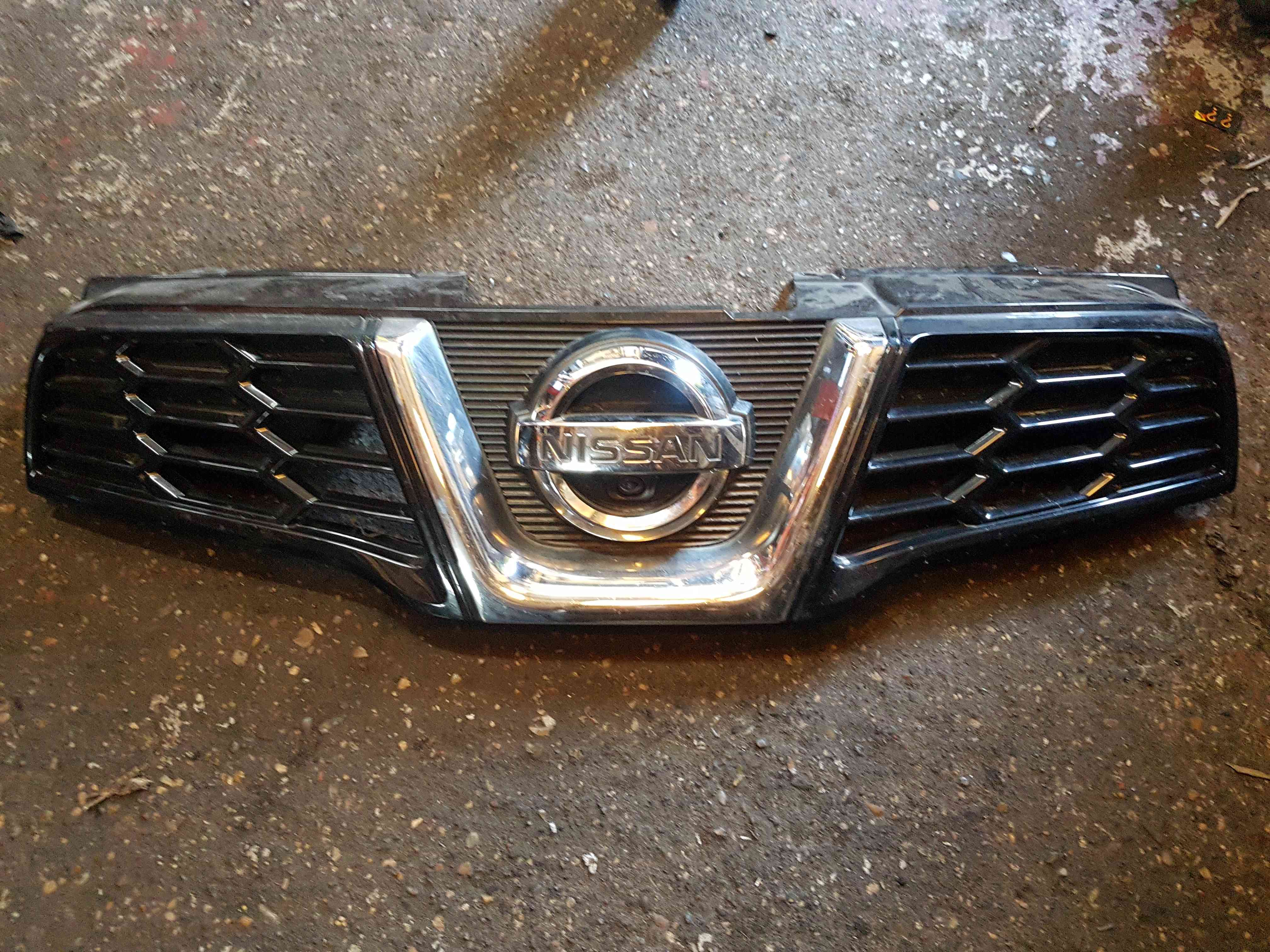 Thumb 2 Nissan Qashqai 2006-2013 Front Bumper Grill 62310Br10a 360