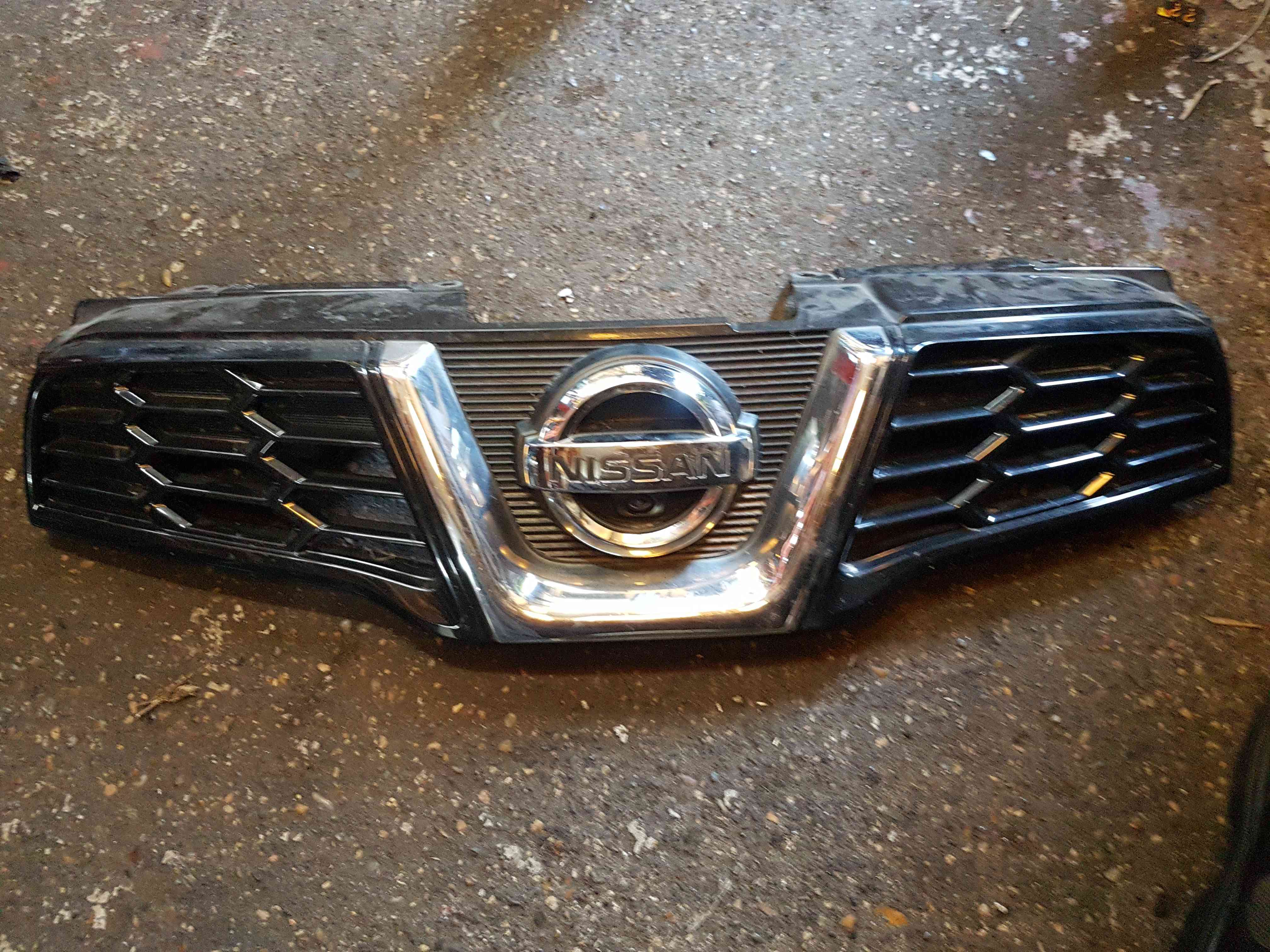 Thumb 11 Nissan Qashqai 2006-2013 Front Bumper Grill 62310Br10a 360