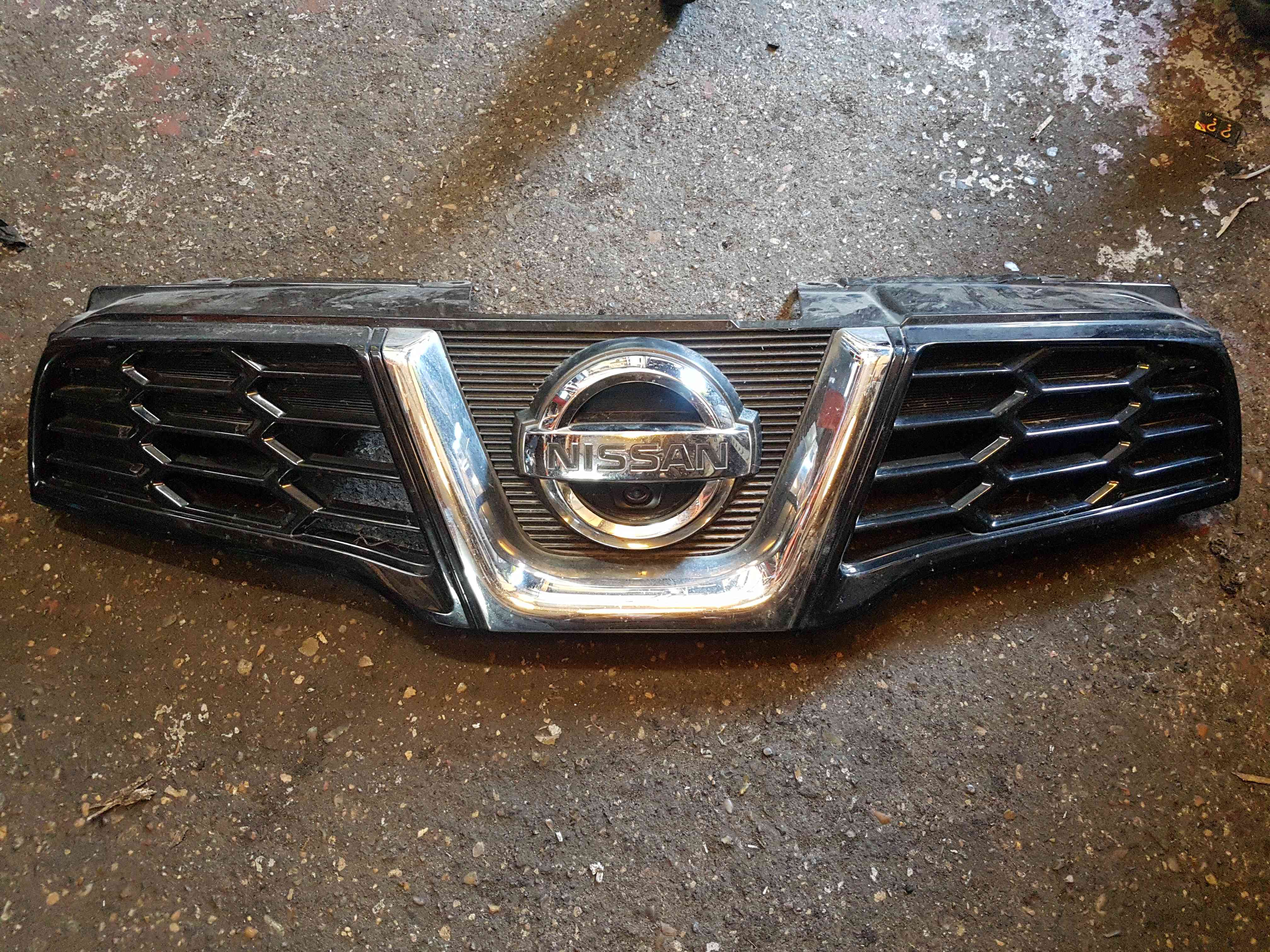 Thumb 6 Nissan Qashqai 2006-2013 Front Bumper Grill 62310Br10a 360
