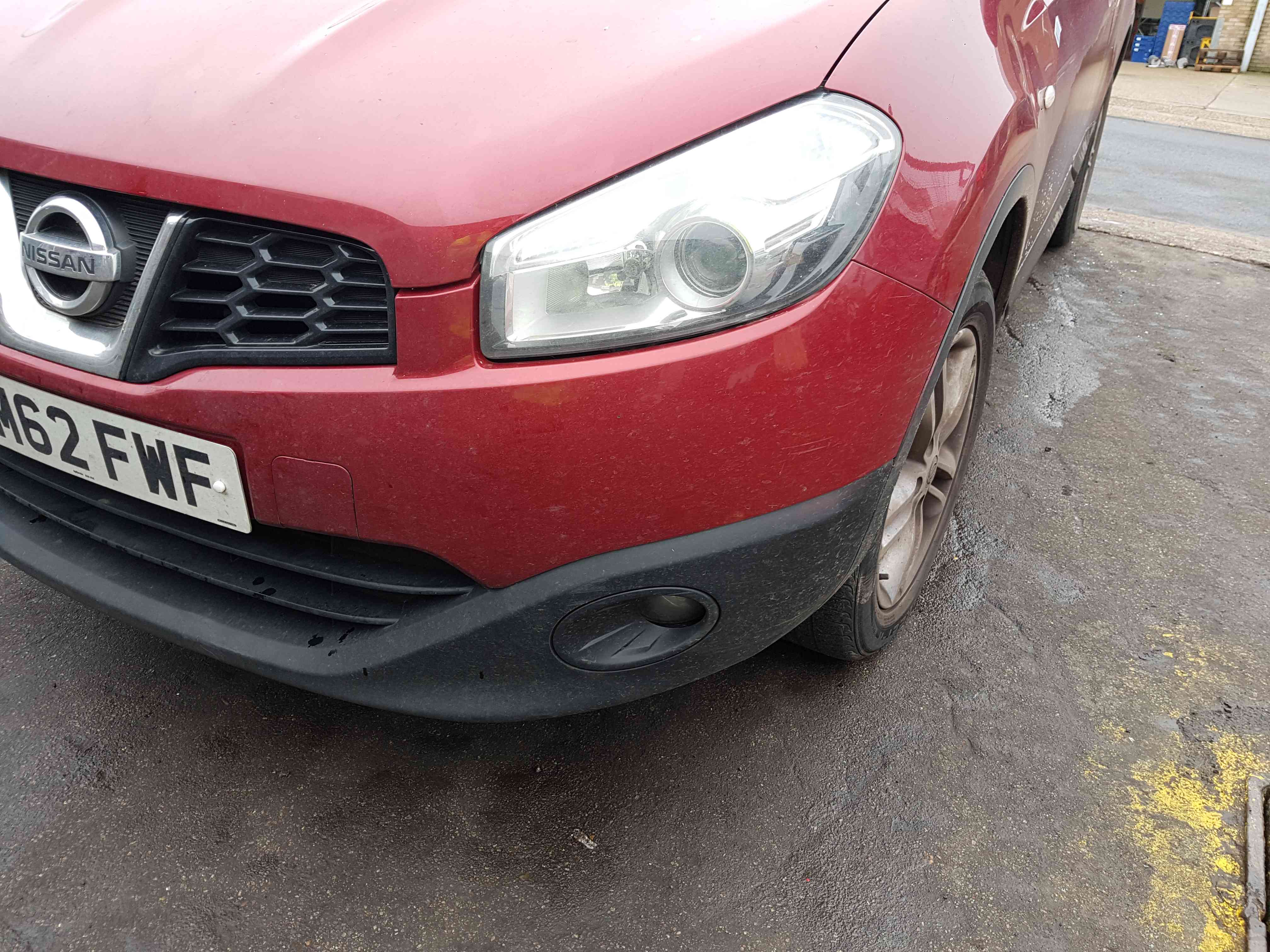 Thumb 3 Nissan Qashqai 2006-2013 Front Bumper RED Naj