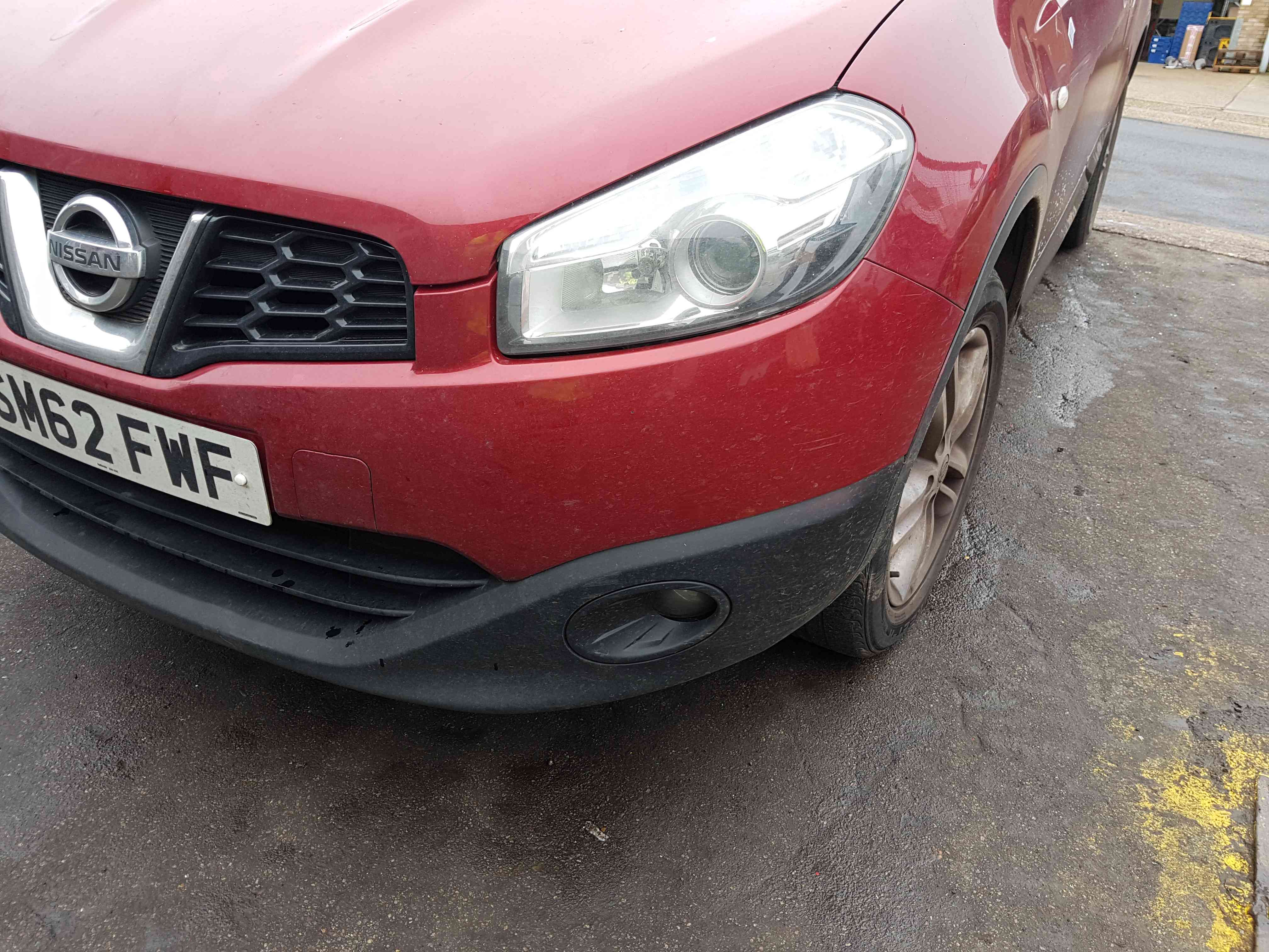 Thumb 4 Nissan Qashqai 2006-2013 Front Bumper RED Naj