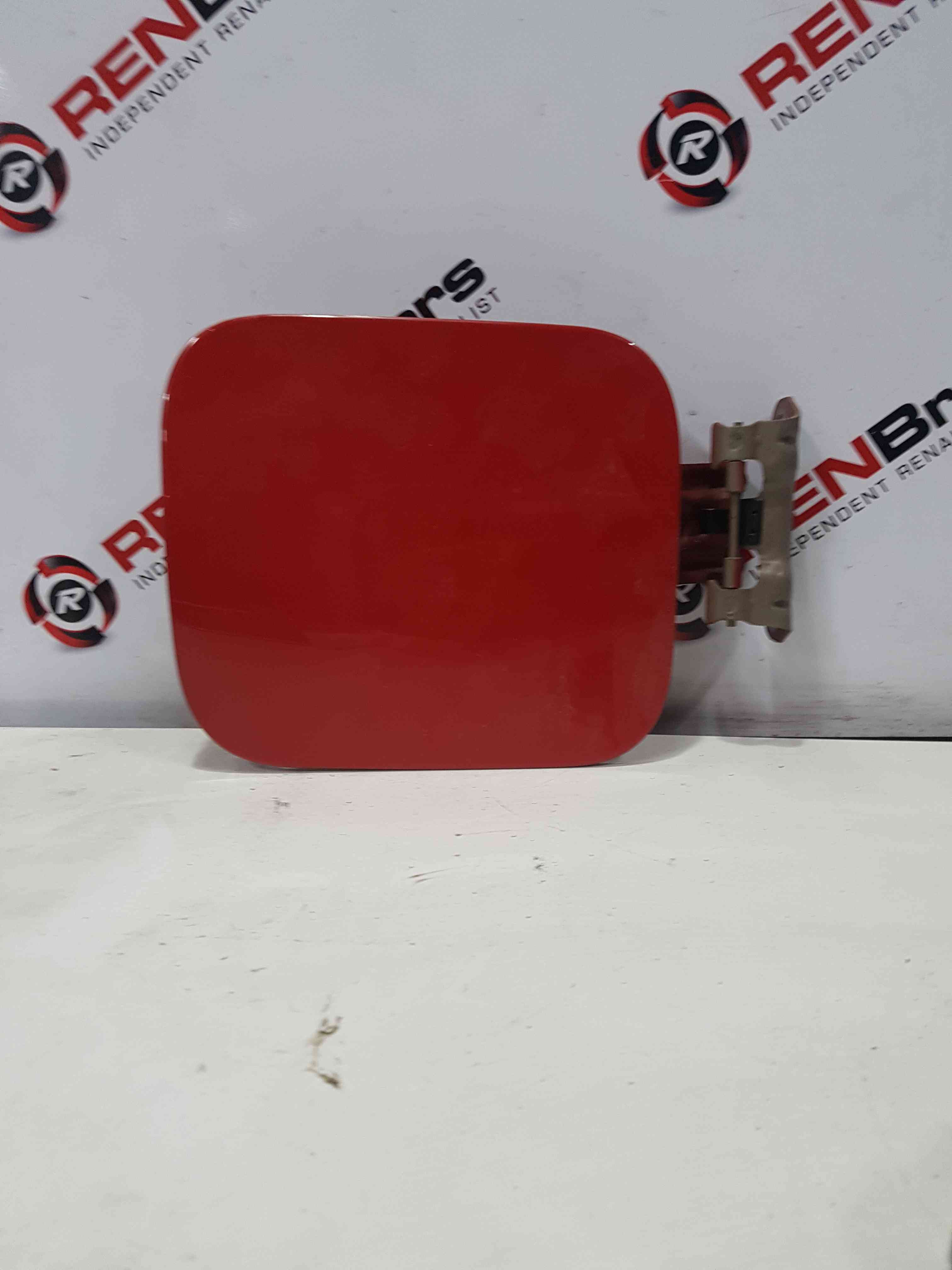 Thumb 6 Nissan Qashqai 2006-2013 Fuel Flap Hinge + CAP Red Z10