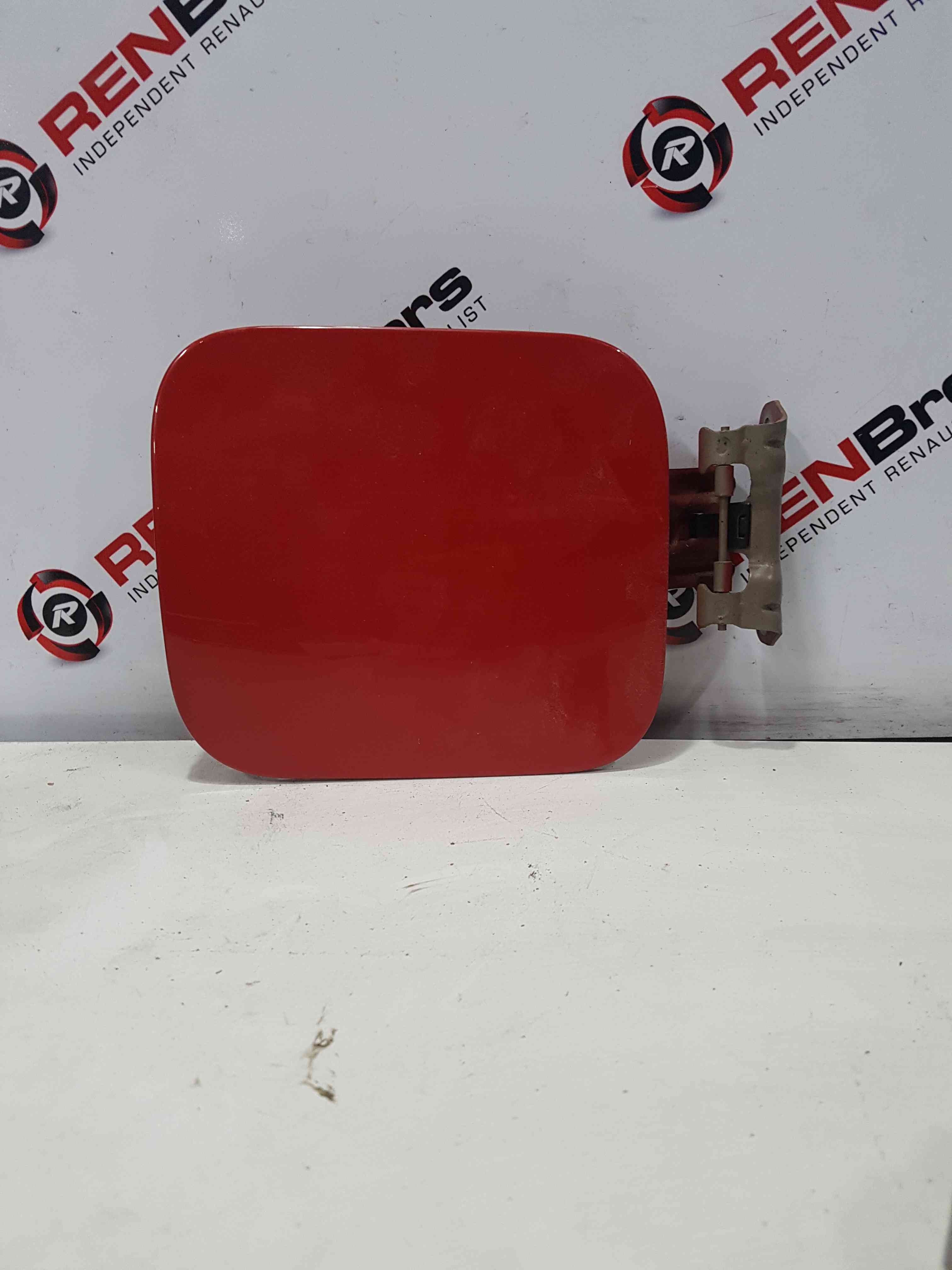 Thumb 7 Nissan Qashqai 2006-2013 Fuel Flap Hinge + CAP Red Z10