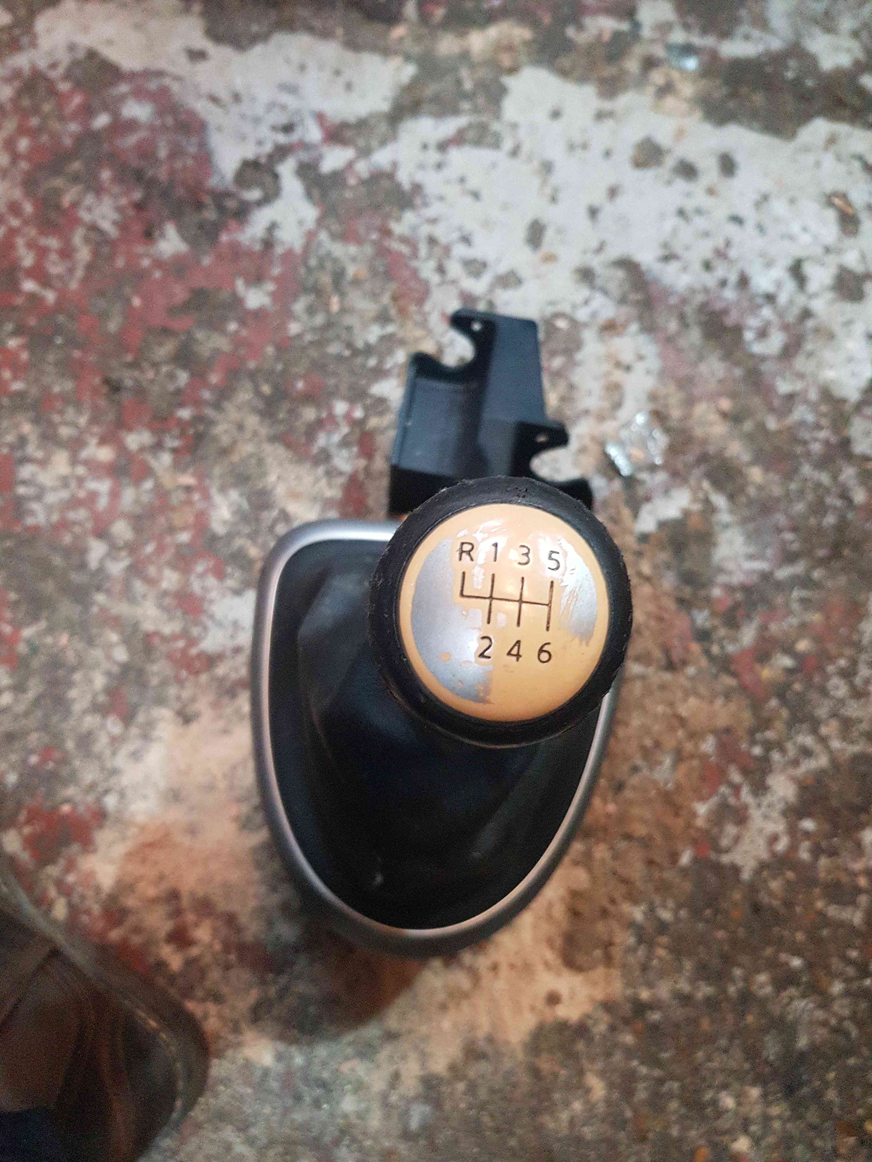 Thumb 4 Nissan Qashqai 2006-2013 Gearstick Mechanism Gear Knob