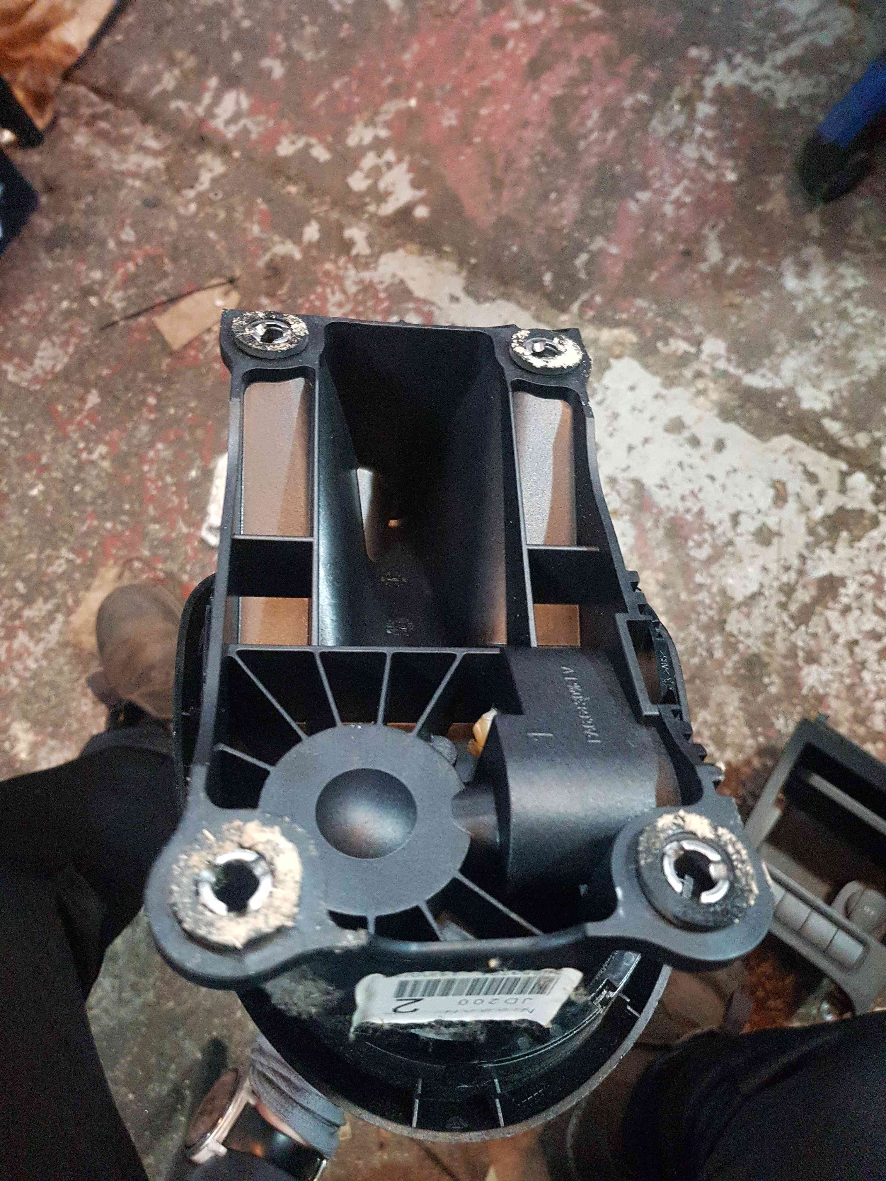 Thumb 5 Nissan Qashqai 2006-2013 Gearstick Mechanism Gear Knob