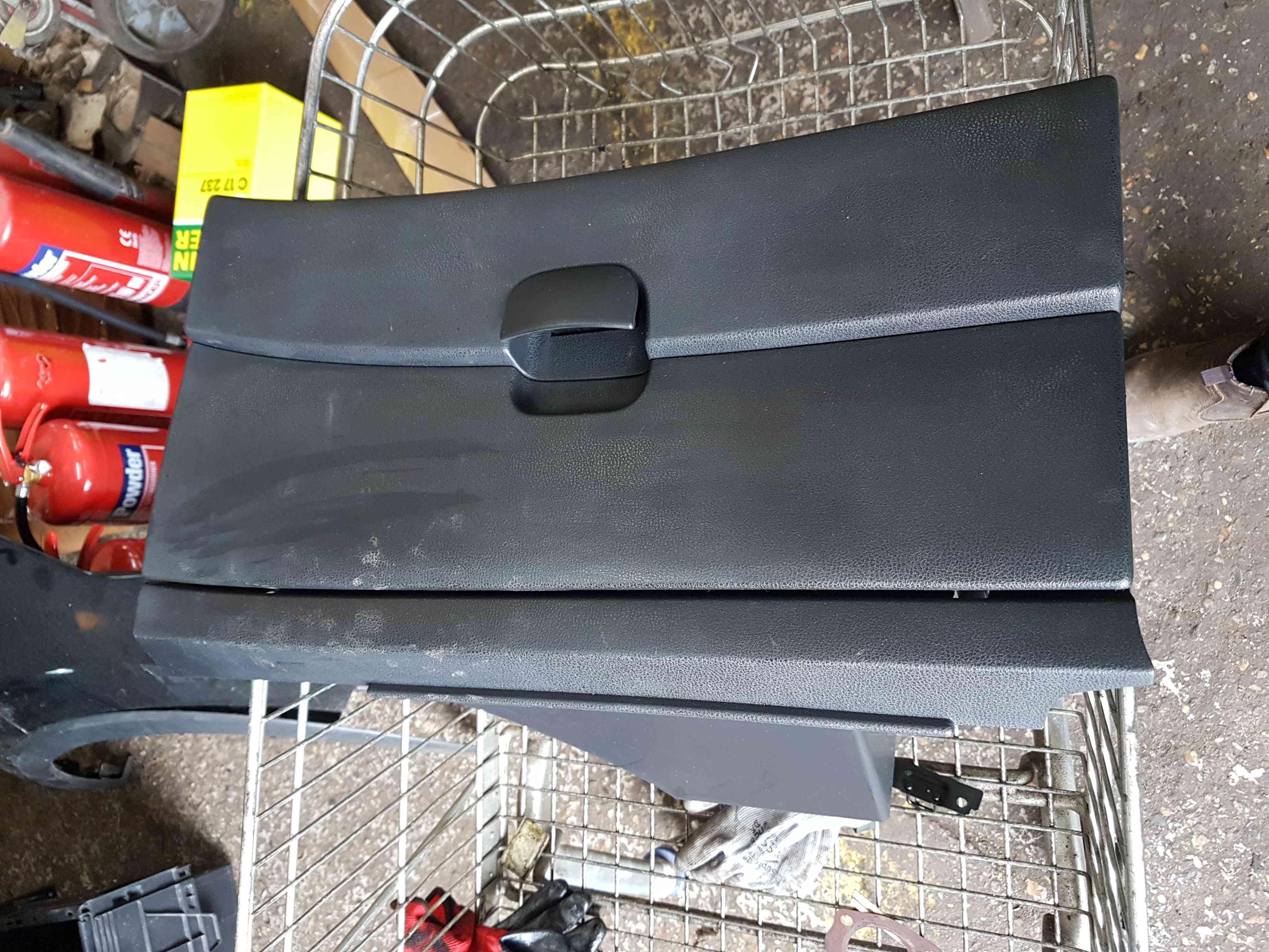 Thumb 2 Nissan Qashqai 2006-2013 Glove BOX Compartment Storage