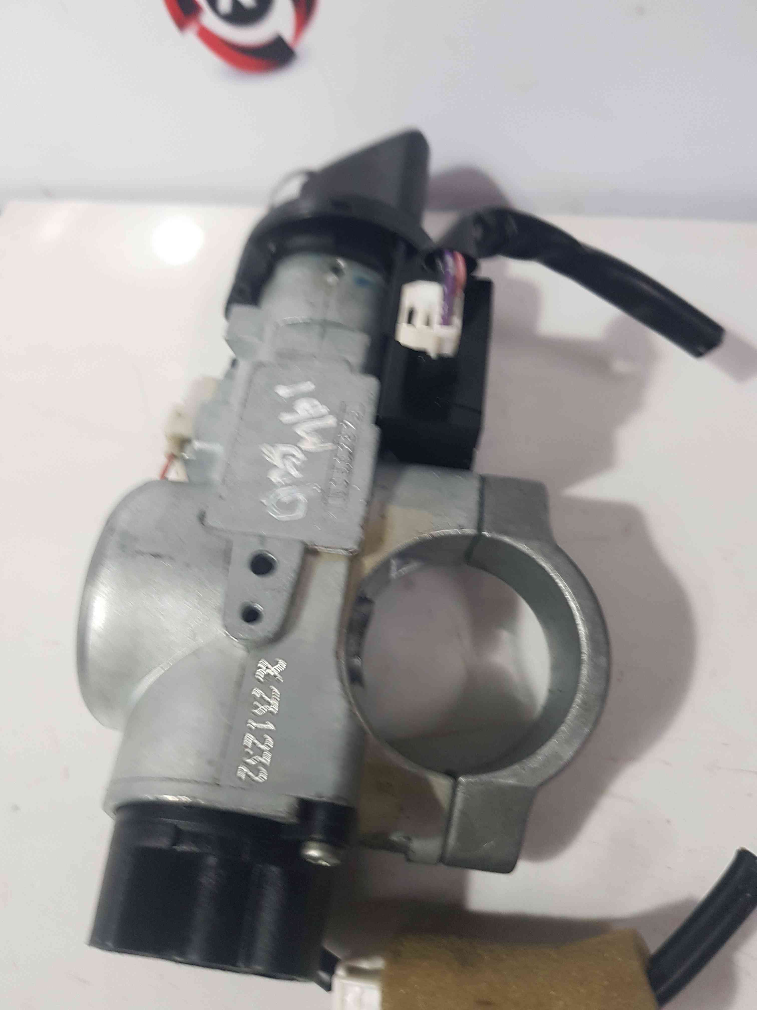 Thumb 6 Nissan Qashqai 2006-2013 Ignition Barrel + KEY 28590C9968