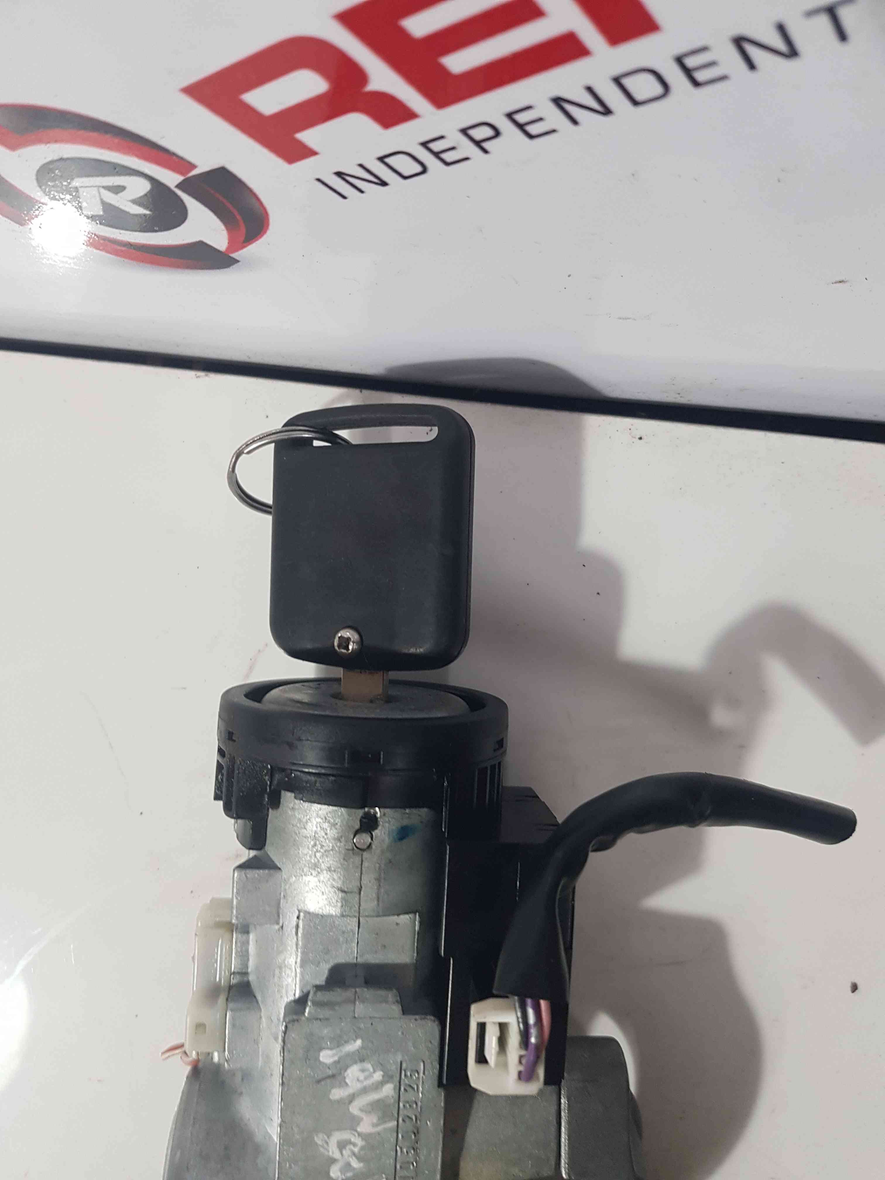 Thumb 8 Nissan Qashqai 2006-2013 Ignition Barrel + KEY 28590C9968