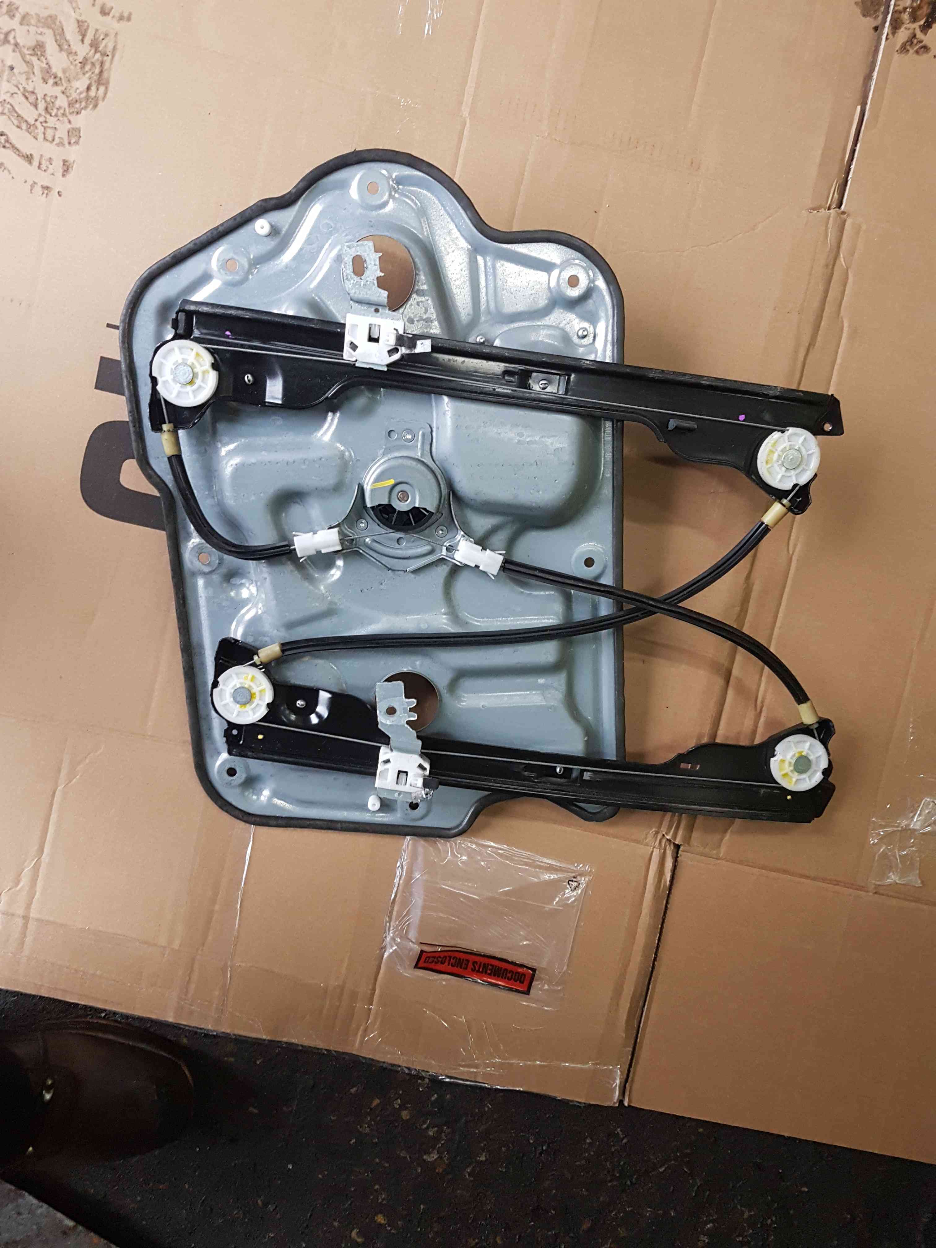 Thumb 6 Nissan Qashqai 2006-2013 NSF Window Motor Regulator 2pin