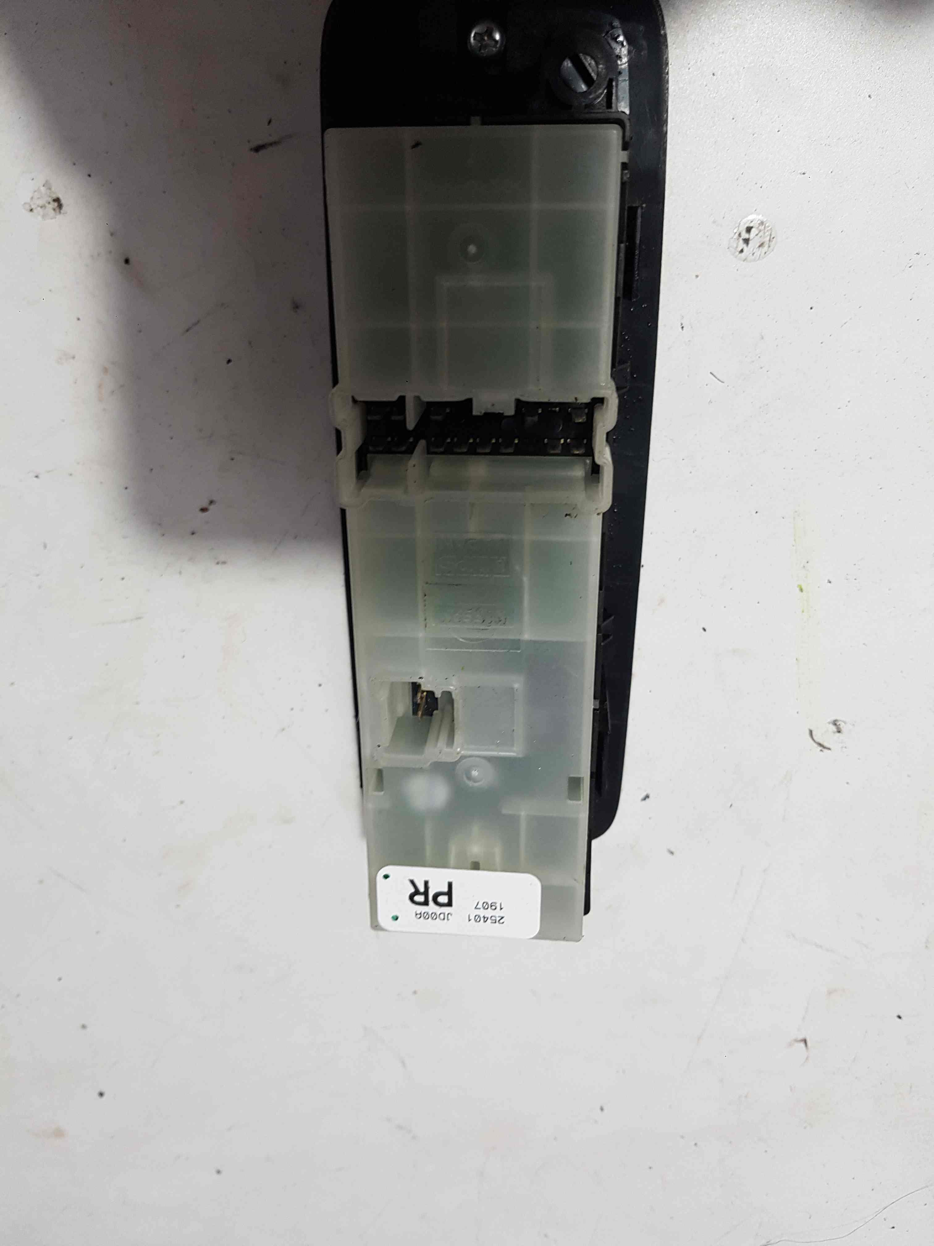 Thumb 7 Nissan Qashqai 2006-2013 OSF Front Drivers Window Witch 5Dr 25401Jd00a