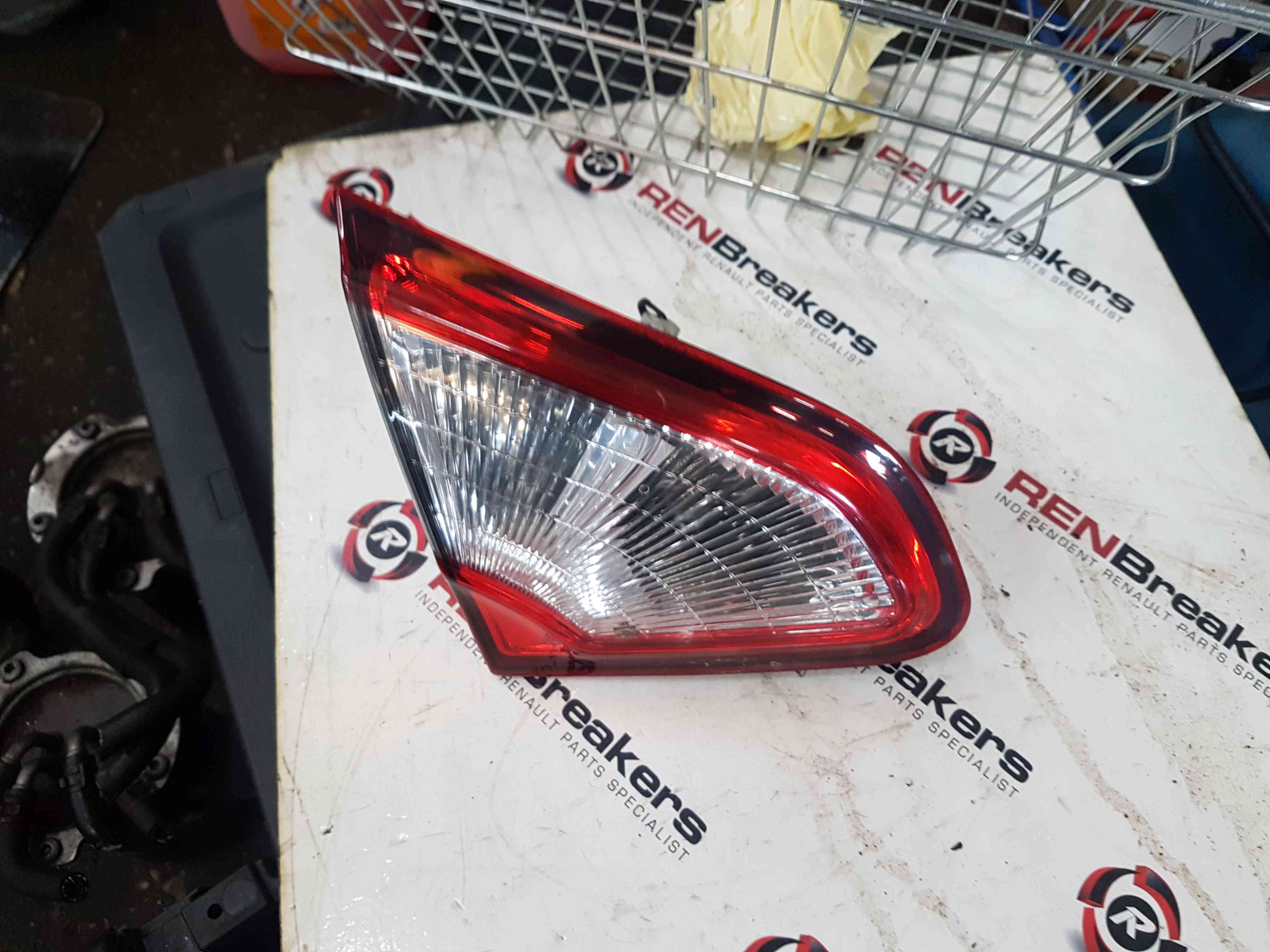 Thumb 3 Nissan Qashqai 2006-2013 Passenger NSR Rear Boot Inner Brake Light  B26555BR01A