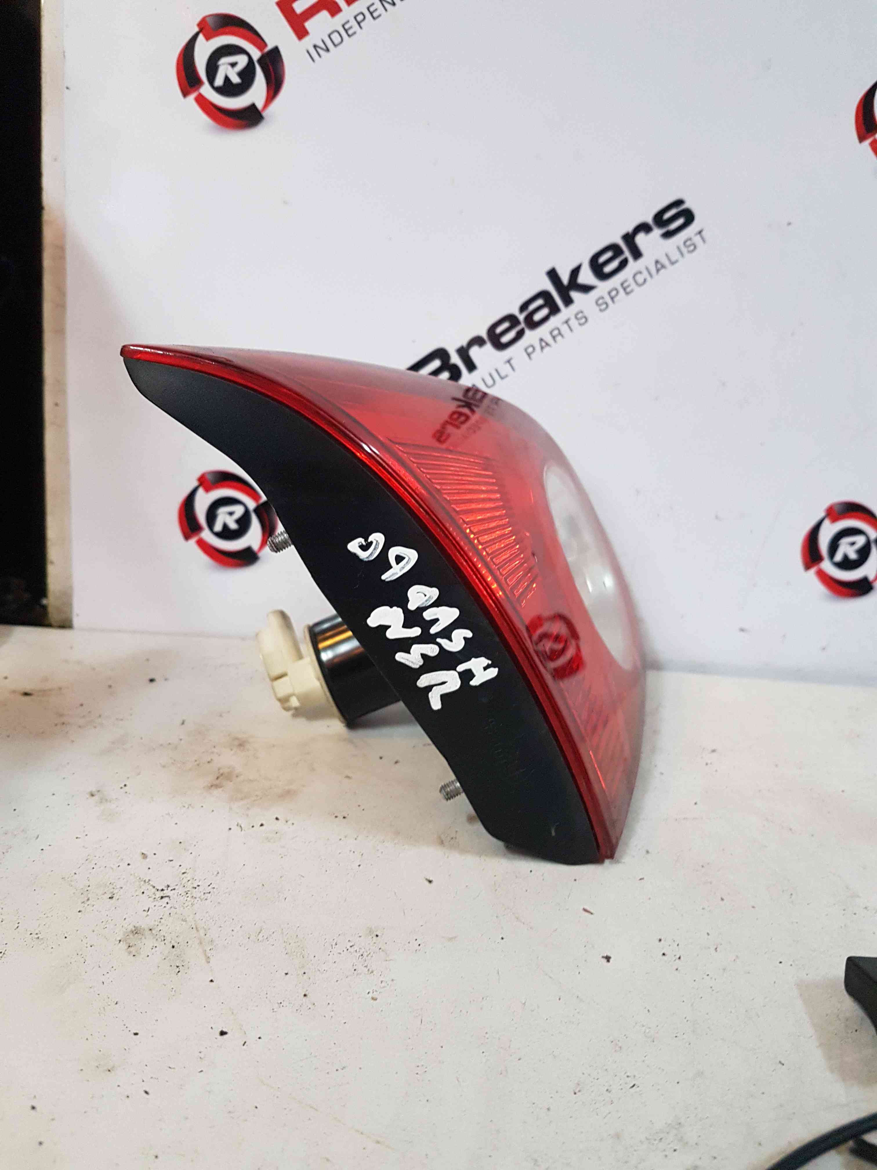 Thumb 5 Nissan Qashqai 2006-2013 Passenger NSR Rear Boot Inner Brake Light  26555Jd800